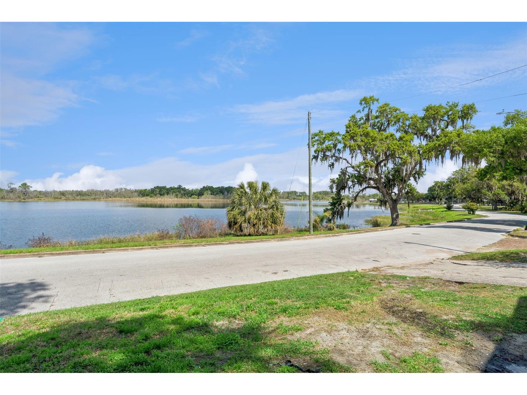 806 S Main Avenue Groveland FL 34736 O6394542 image2