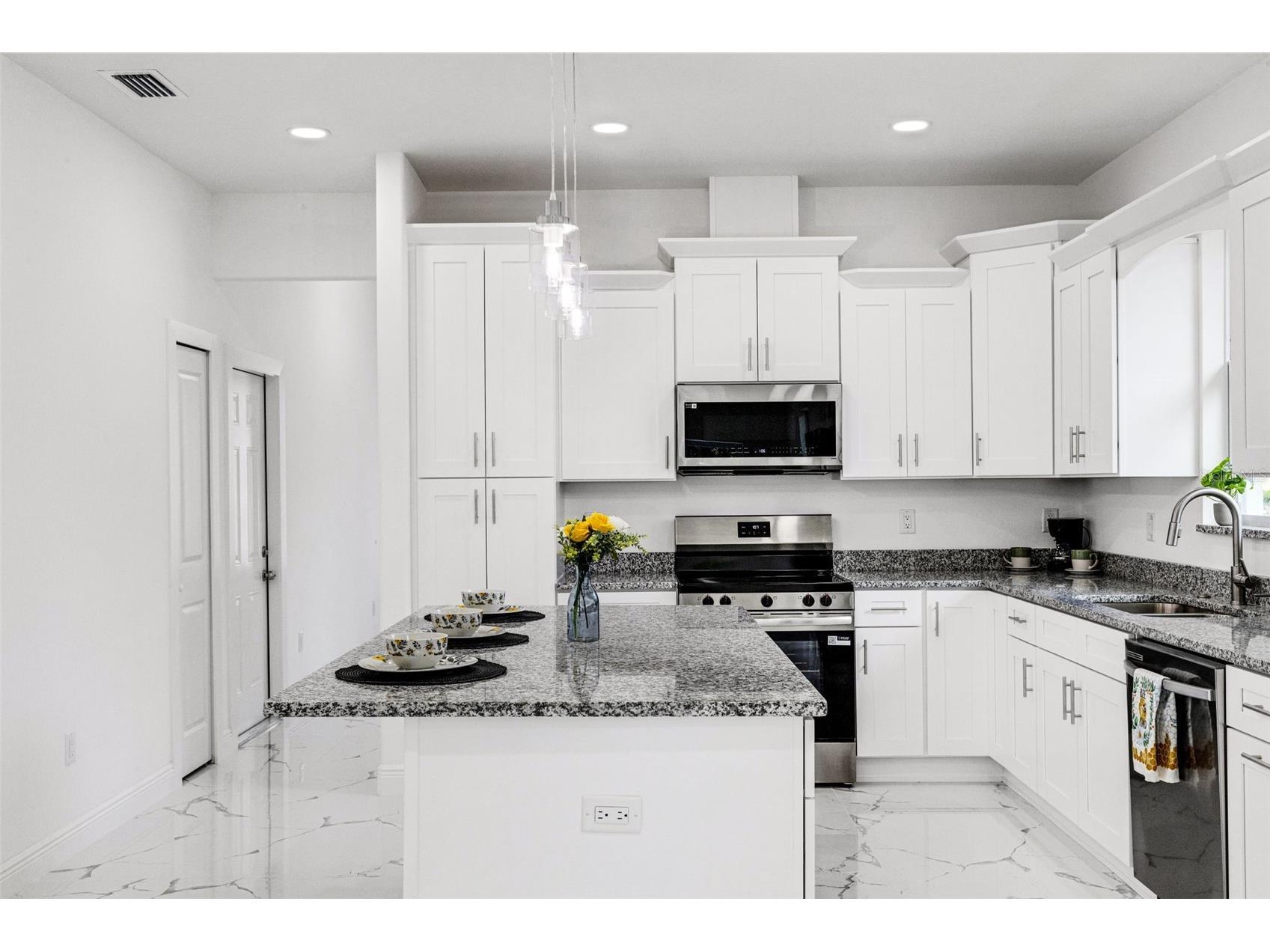 806 W Lowry Lane Tampa FL 33604 TB8505684 image12