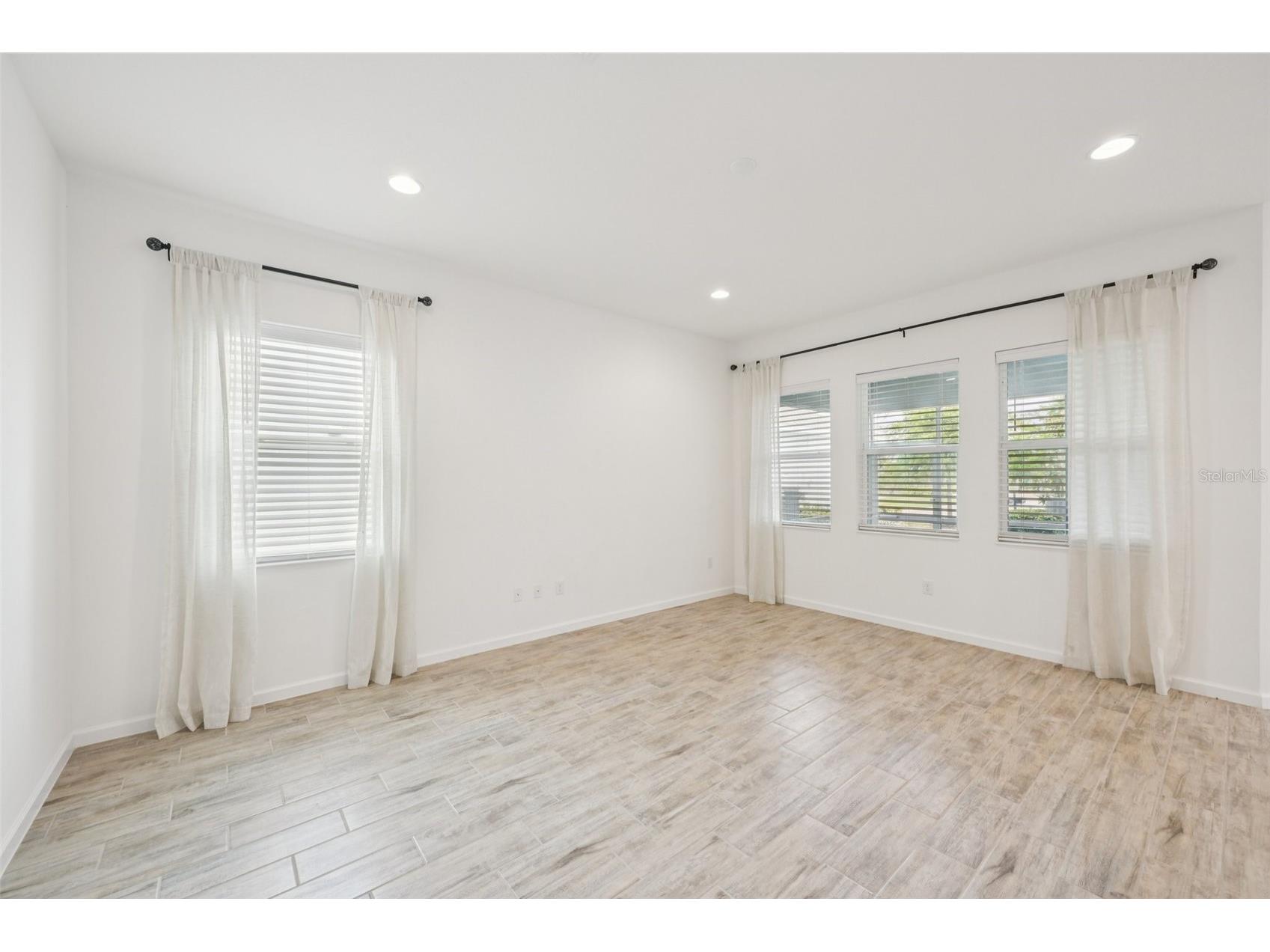 806 Winterside Drive Apollo Beach FL 33572 TB8496227 image3