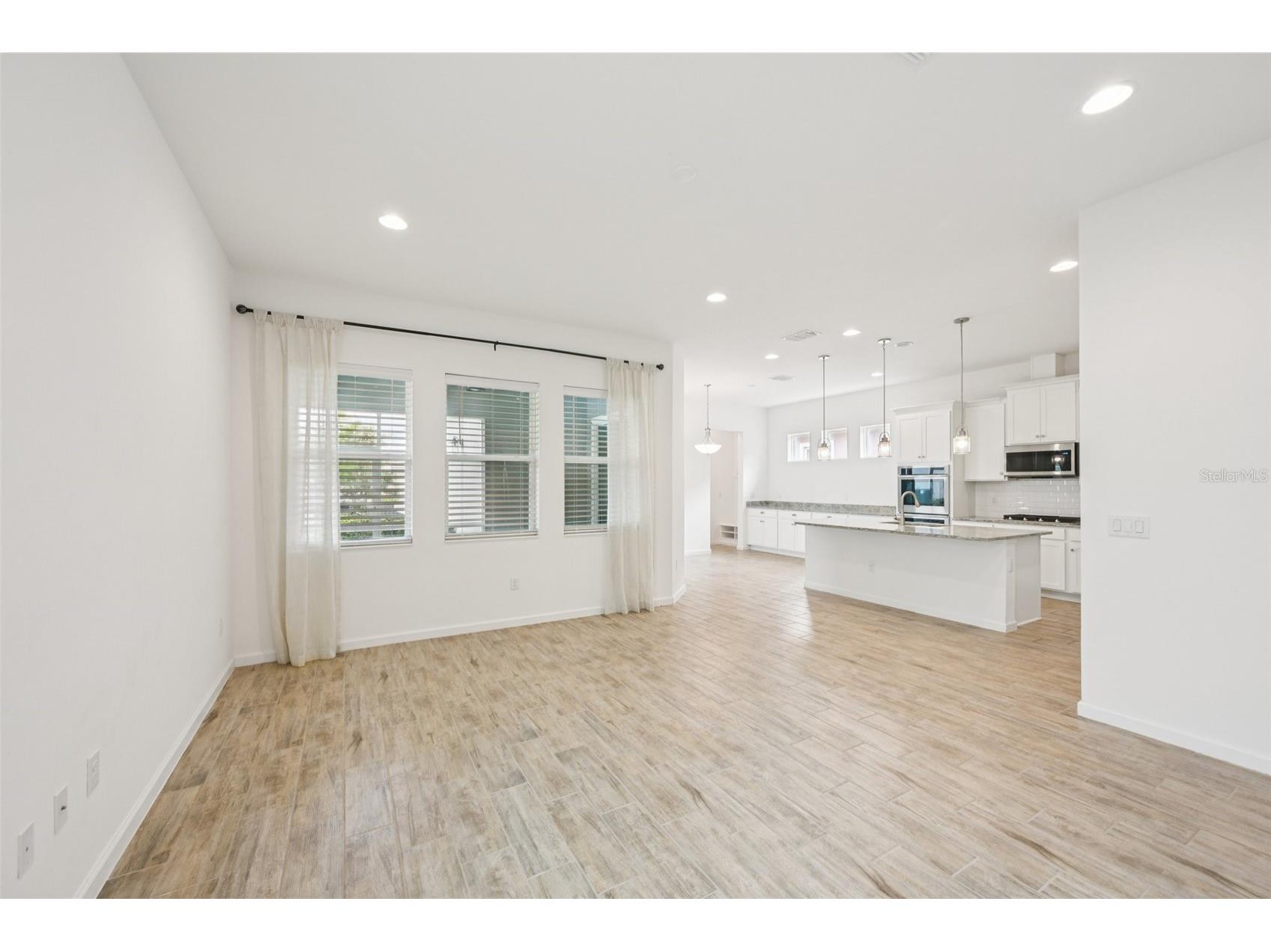 806 Winterside Drive Apollo Beach FL 33572 TB8496227 image4