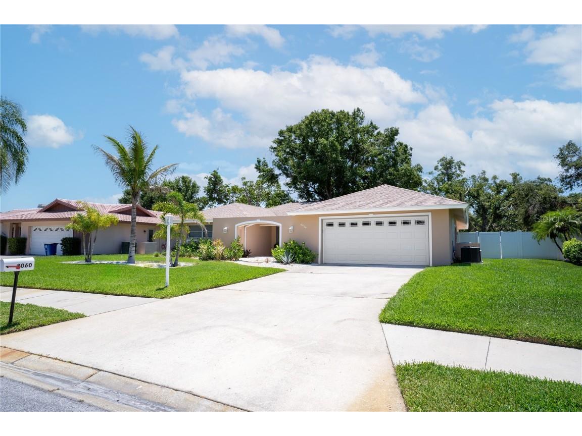 8060 Canterbury Circle Seminole FL 33777 TB8389446 image1