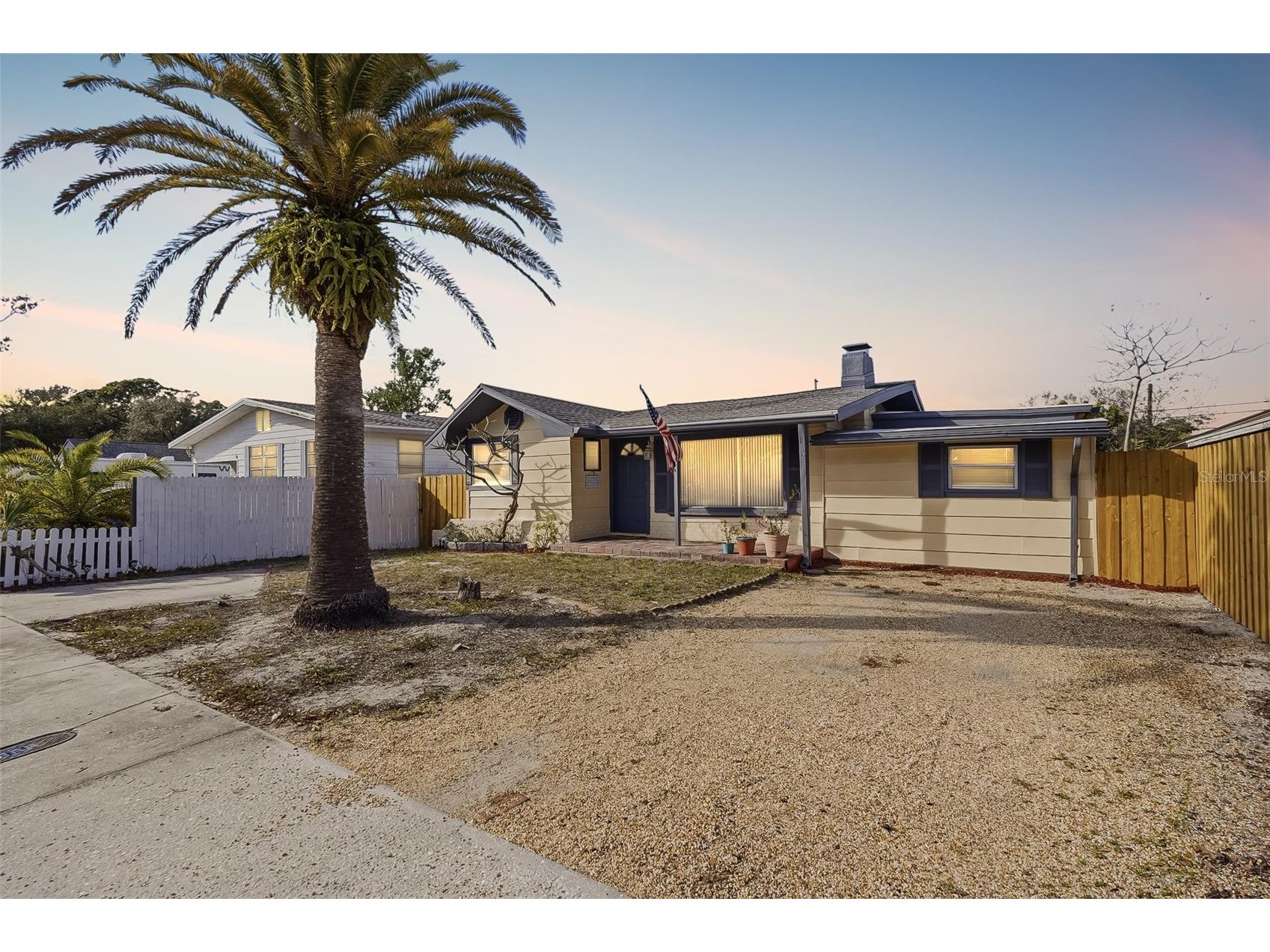 8061 49th Avenue N Saint Petersburg FL 33709 TB8477421 image1