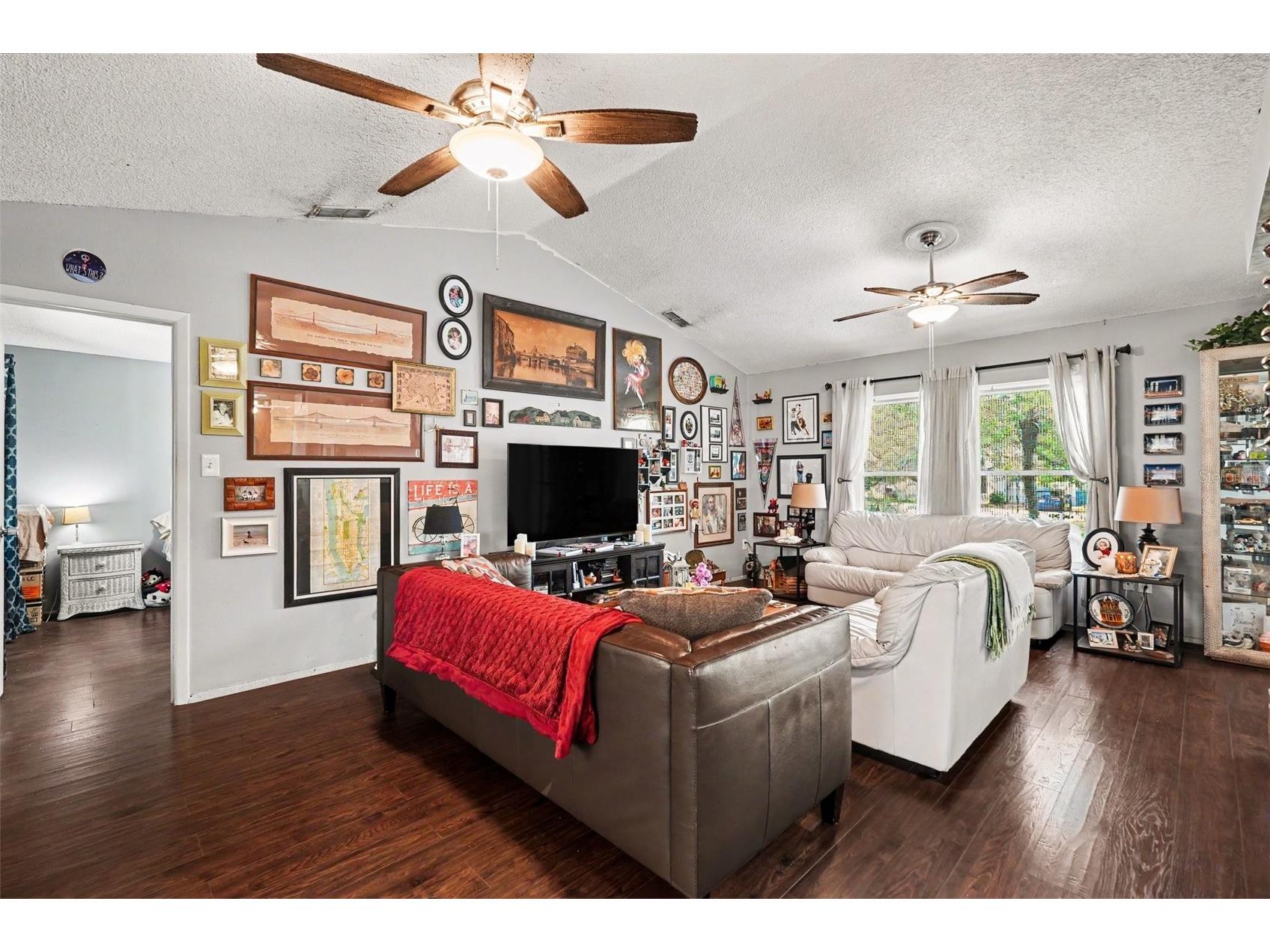 8061 Philatelic Dr Spring Hill FL 34606 TB8506378 image20