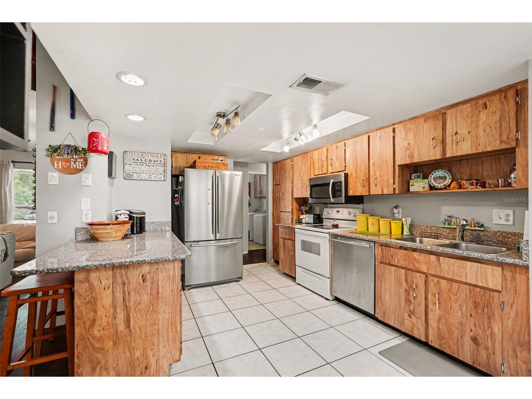 8061 Philatelic Dr Spring Hill FL 34606 TB8506378 image9
