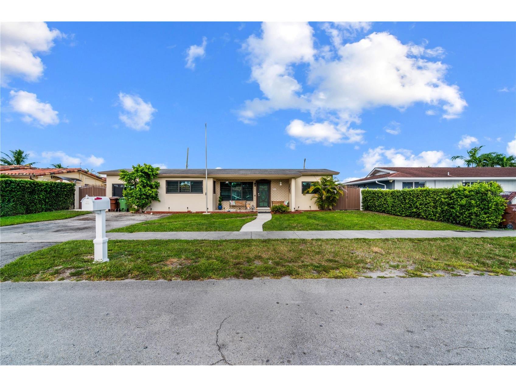 8065 W 14th Court Hialeah FL 33014 L4958318 image1