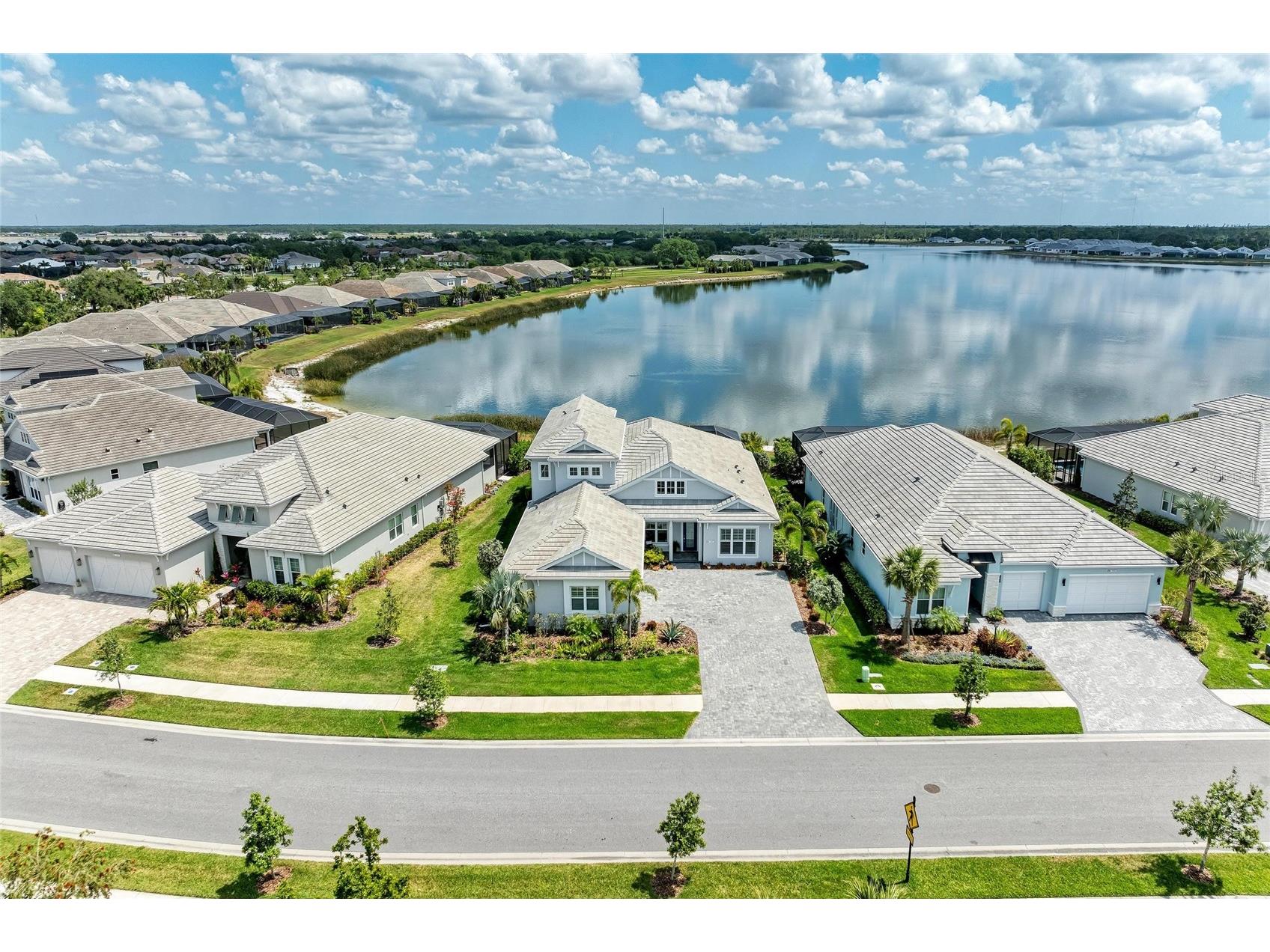 8067 Waterbend Trail Sarasota FL 34240 - LAKE IBIS A4678689 image2