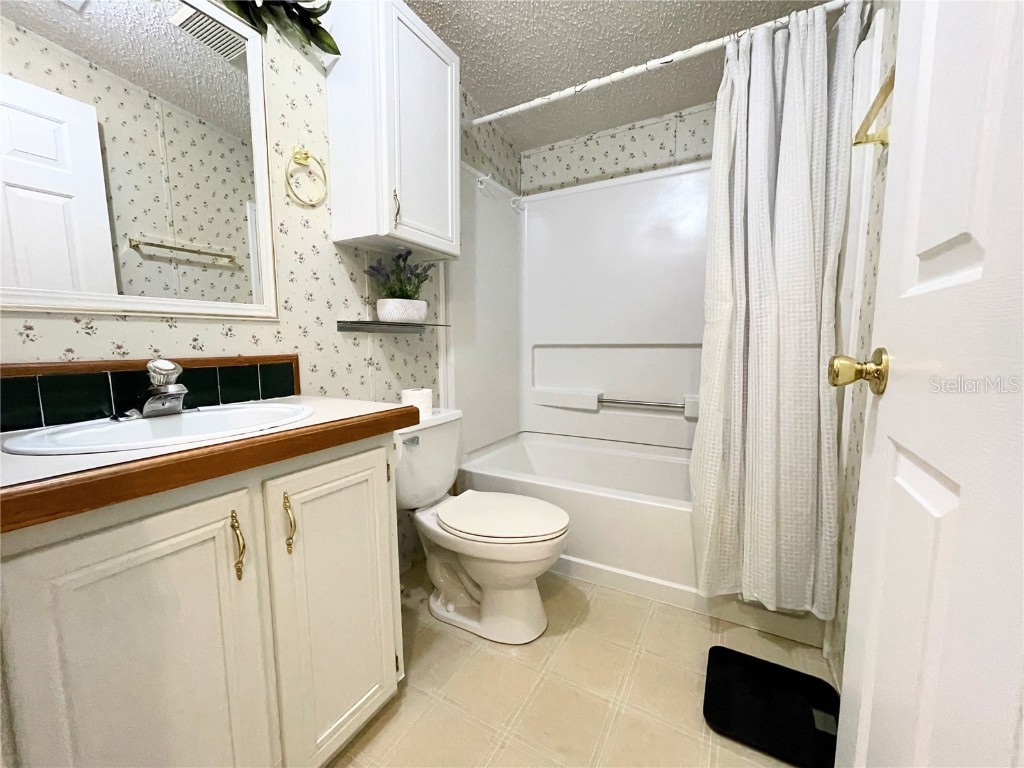 807 Bogie Venice FL 34285 N6141033 image11