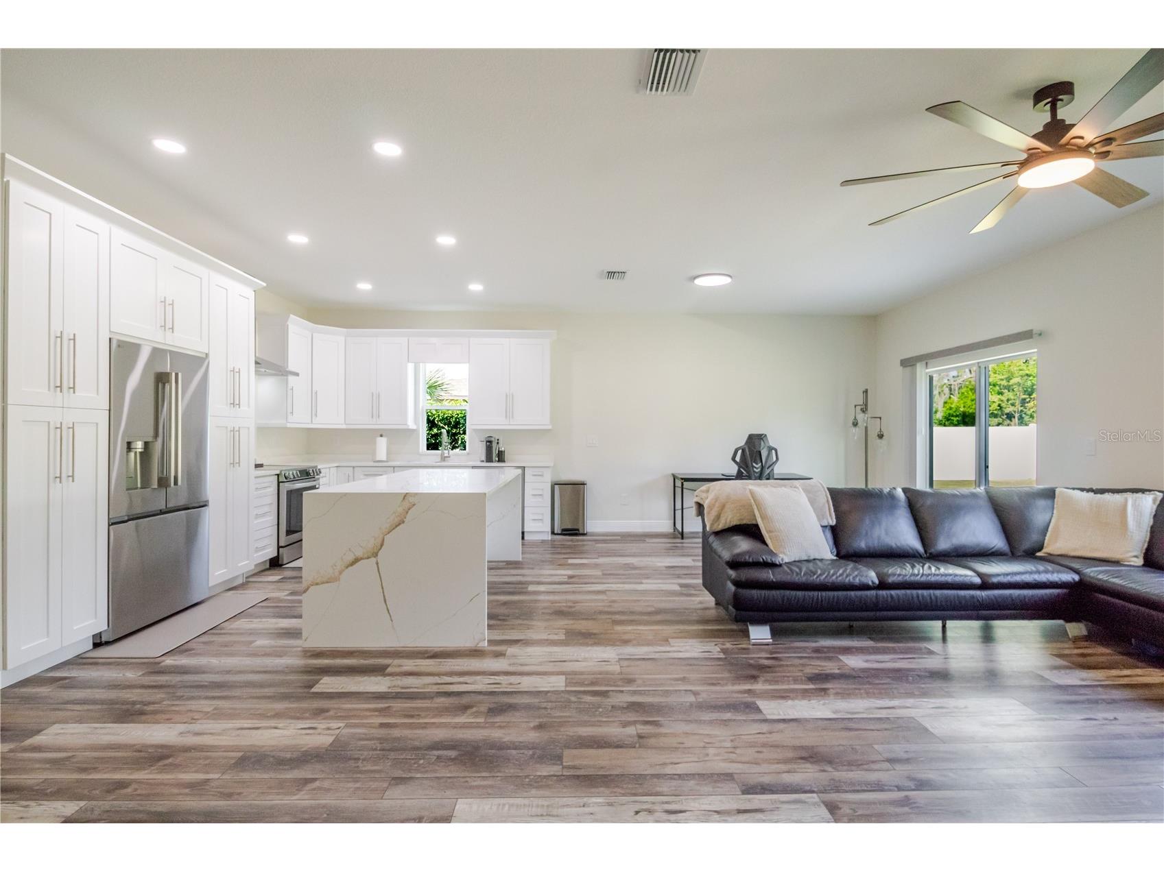 807 Garden Oaks Square Seffner FL 33584 TB8492826 image13