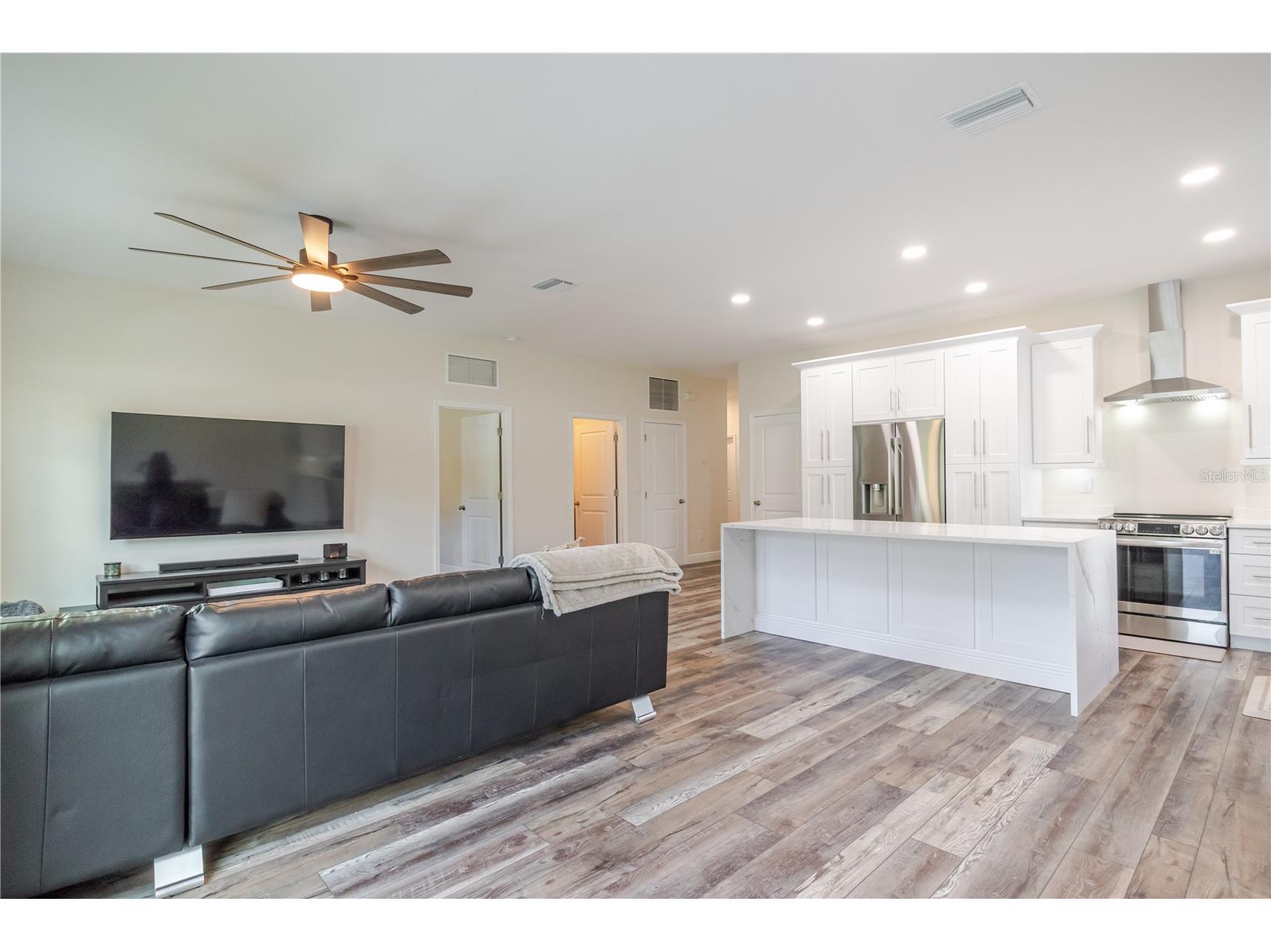 807 Garden Oaks Square Seffner FL 33584 TB8492826 image15