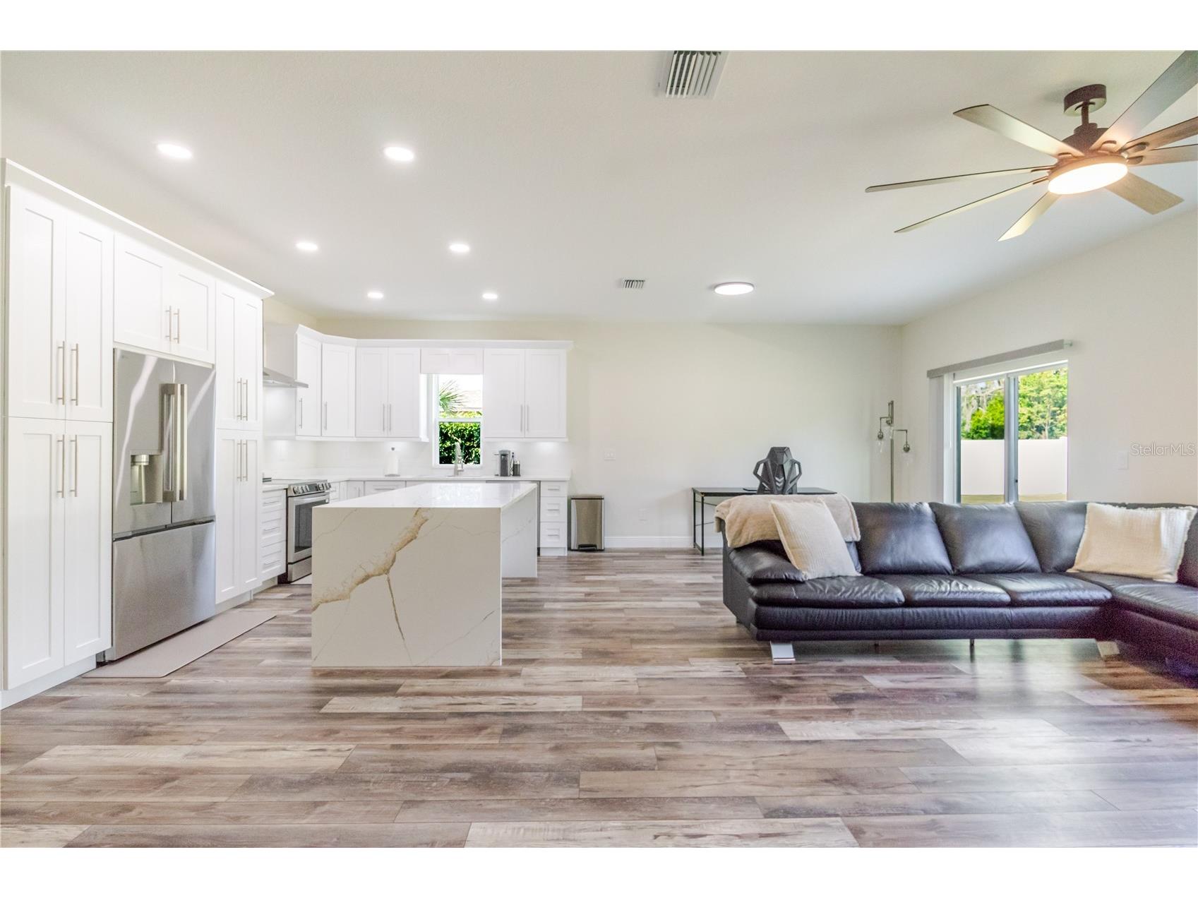 807 Garden Oaks Square Seffner FL 33584 TB8492826 image6