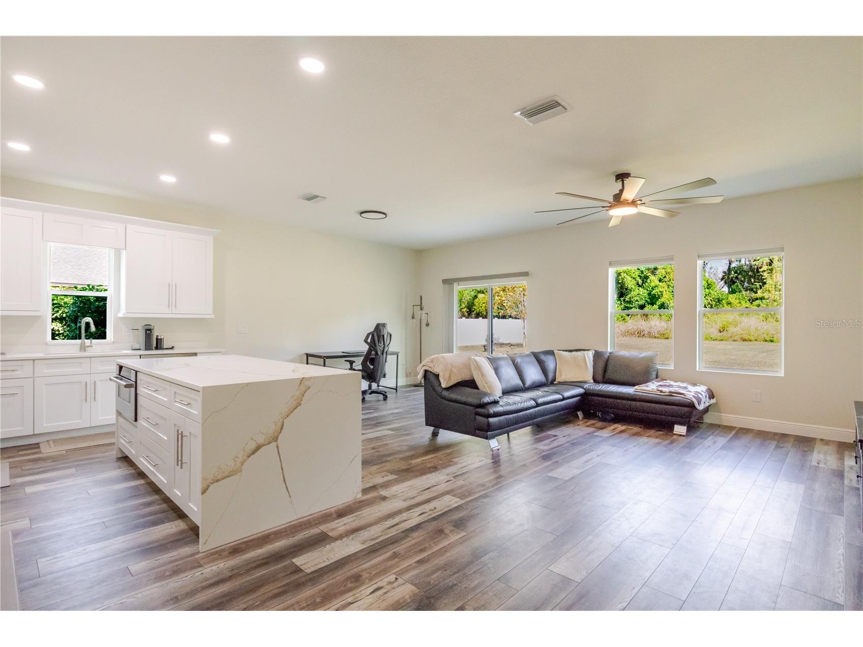 807 Garden Oaks Square Seffner FL 33584 TB8492826 image7
