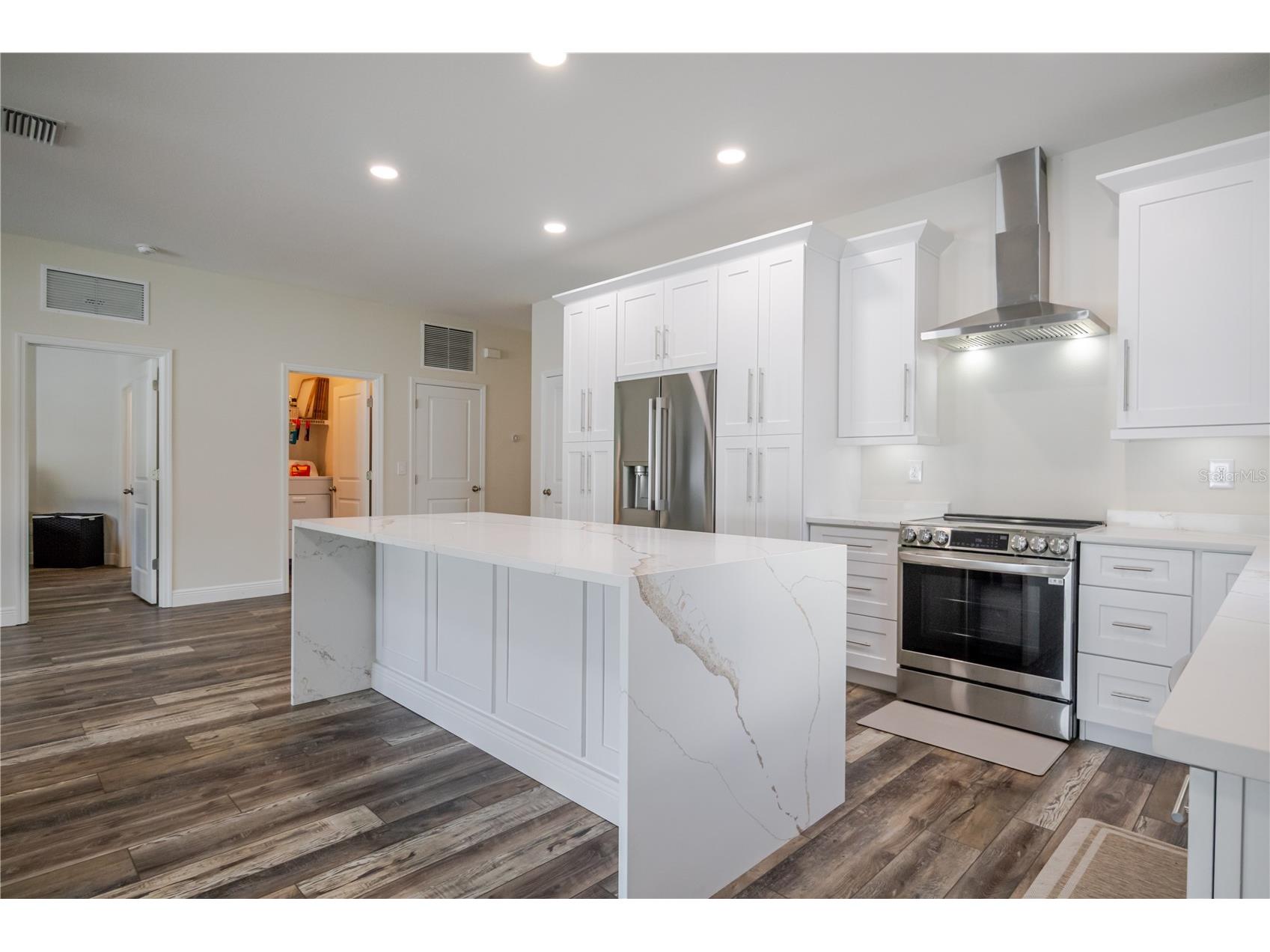 807 Garden Oaks Square Seffner FL 33584 TB8492826 image8