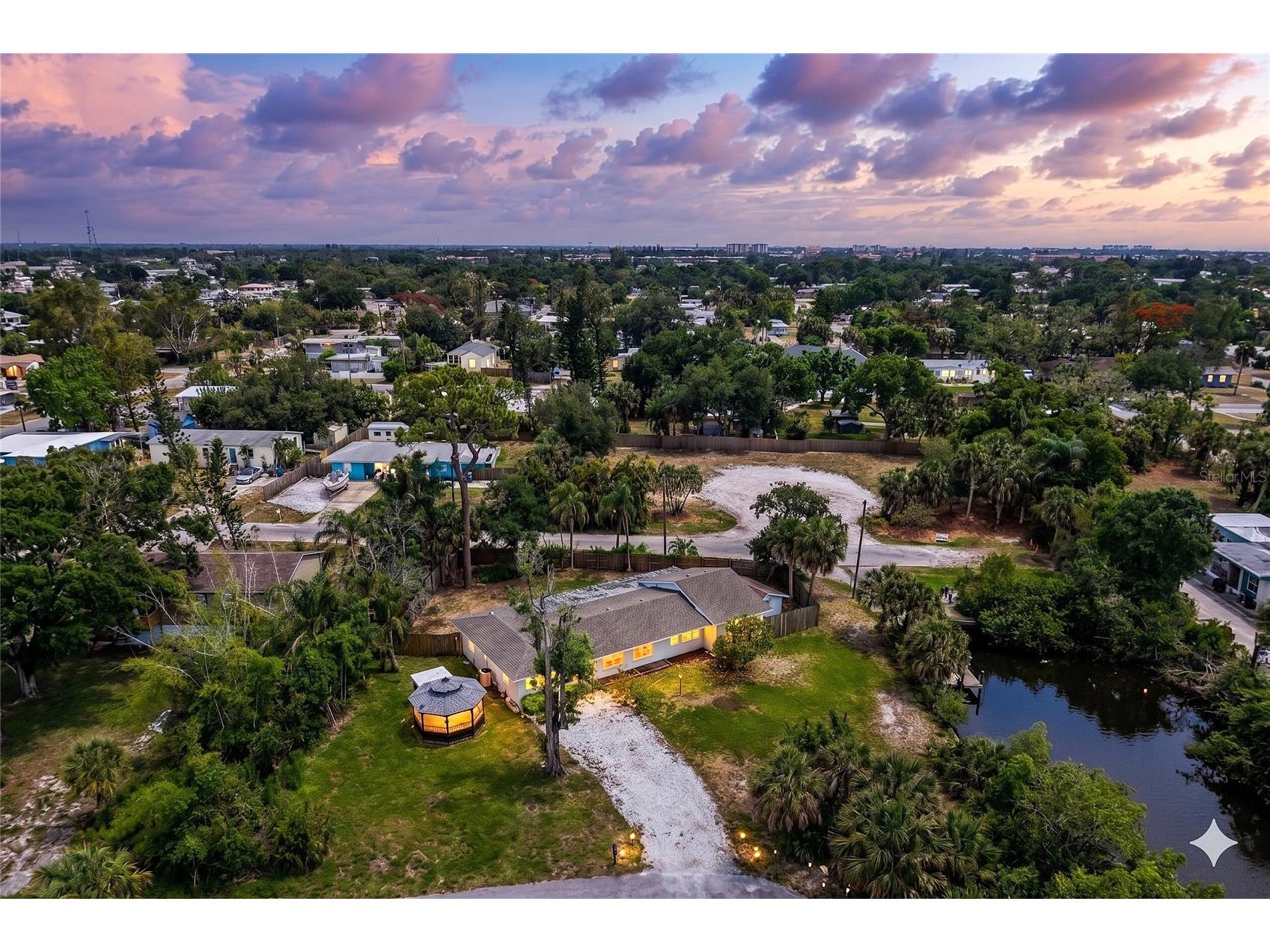 807 Lucille Avenue Nokomis FL 34275 A4693238 image1