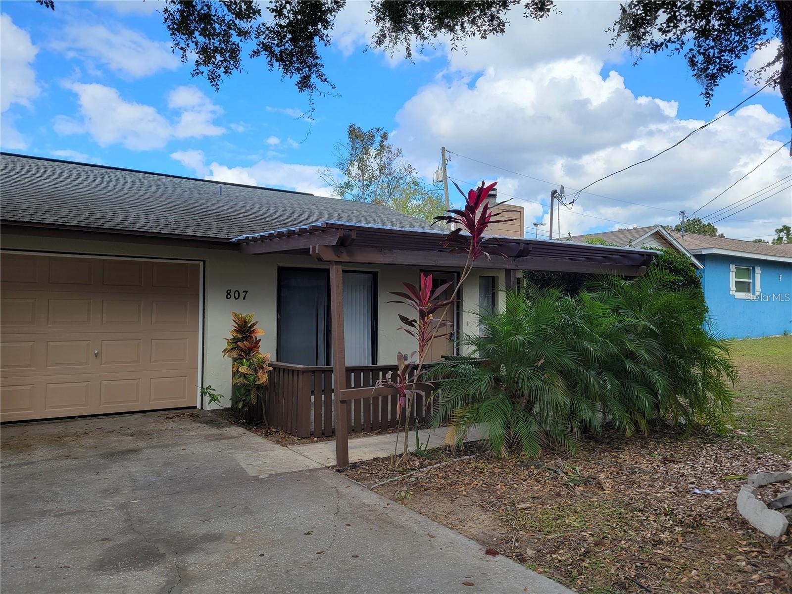 807 Mclain Court Tavares FL 32778 G5110438 image1