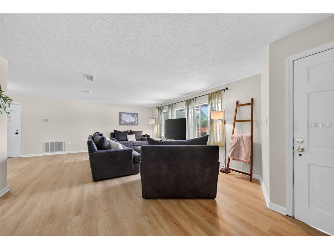 807 Melody Lane Bradenton FL 34207 A4658855 image17