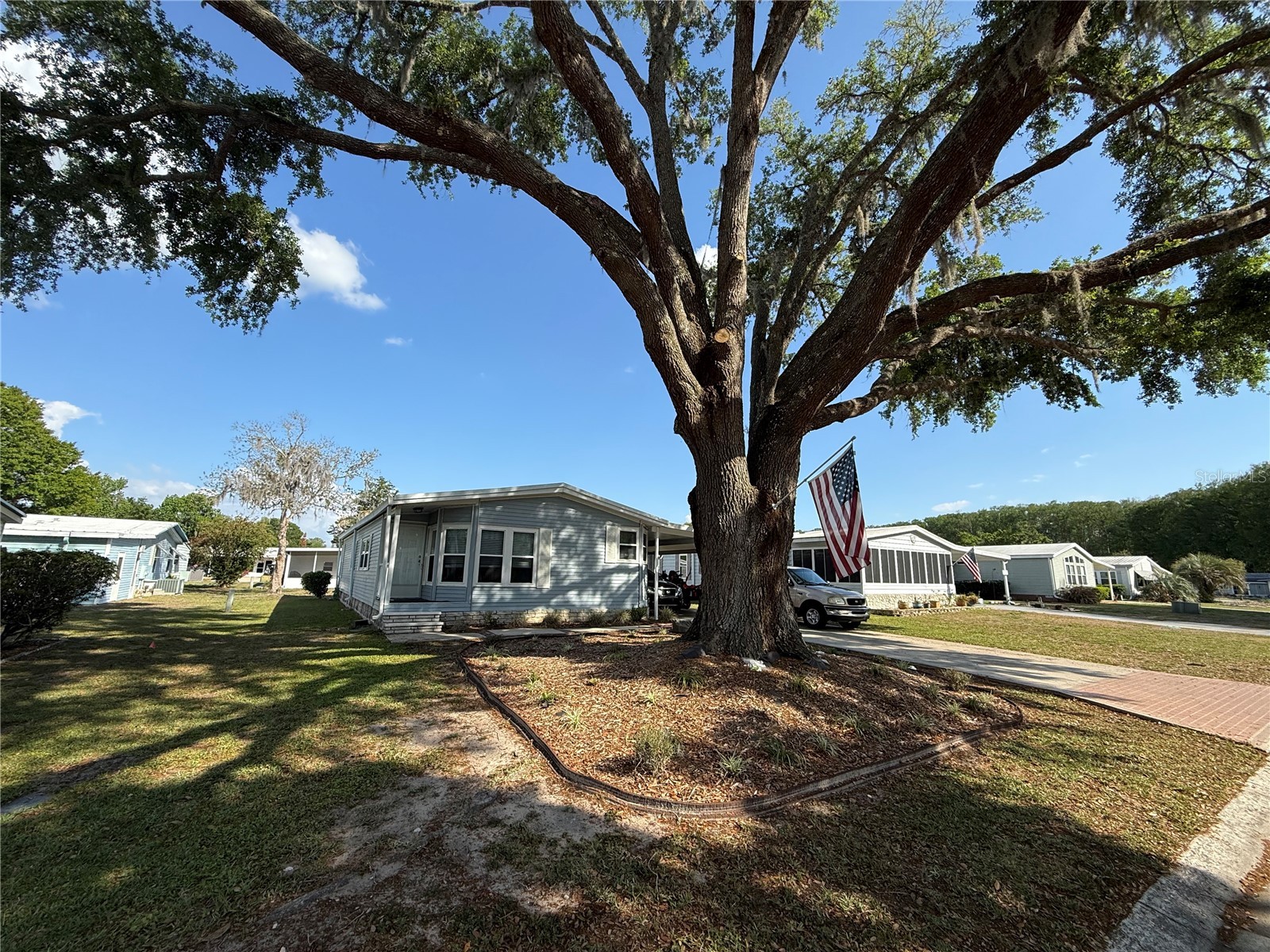 807 Oak Boulevard Wildwood FL 34785 - LAKE OKAHUMPKA G5110229 image2