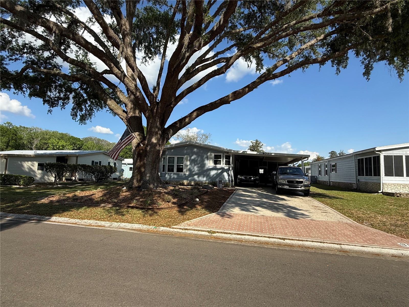 807 Oak Boulevard Wildwood FL 34785 - LAKE OKAHUMPKA G5110229 image3