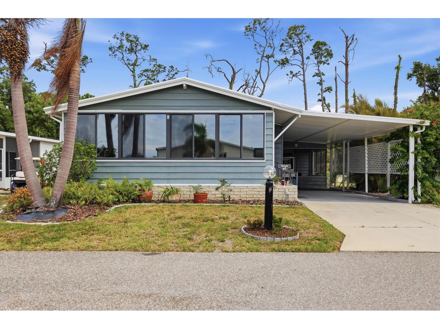 807 Seabrooke Drive Englewood FL 34223 D6147459 image1