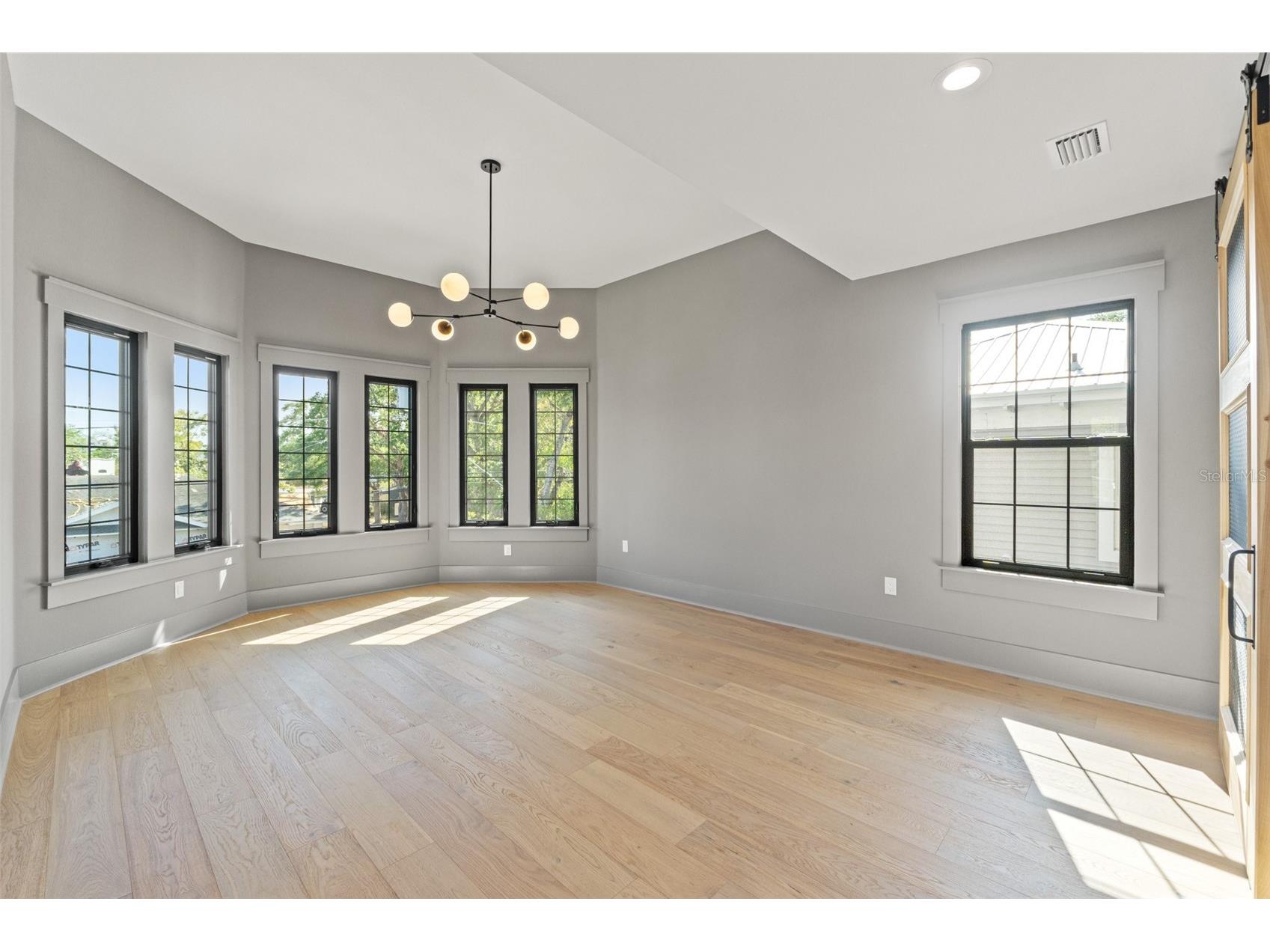 807 W Park Avenue Tampa FL 33602 TB8483397 image42