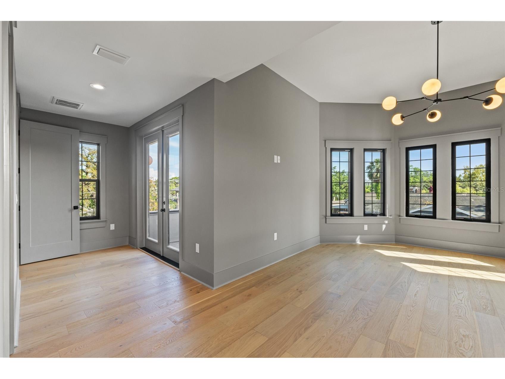 807 W Park Avenue Tampa FL 33602 TB8483397 image43