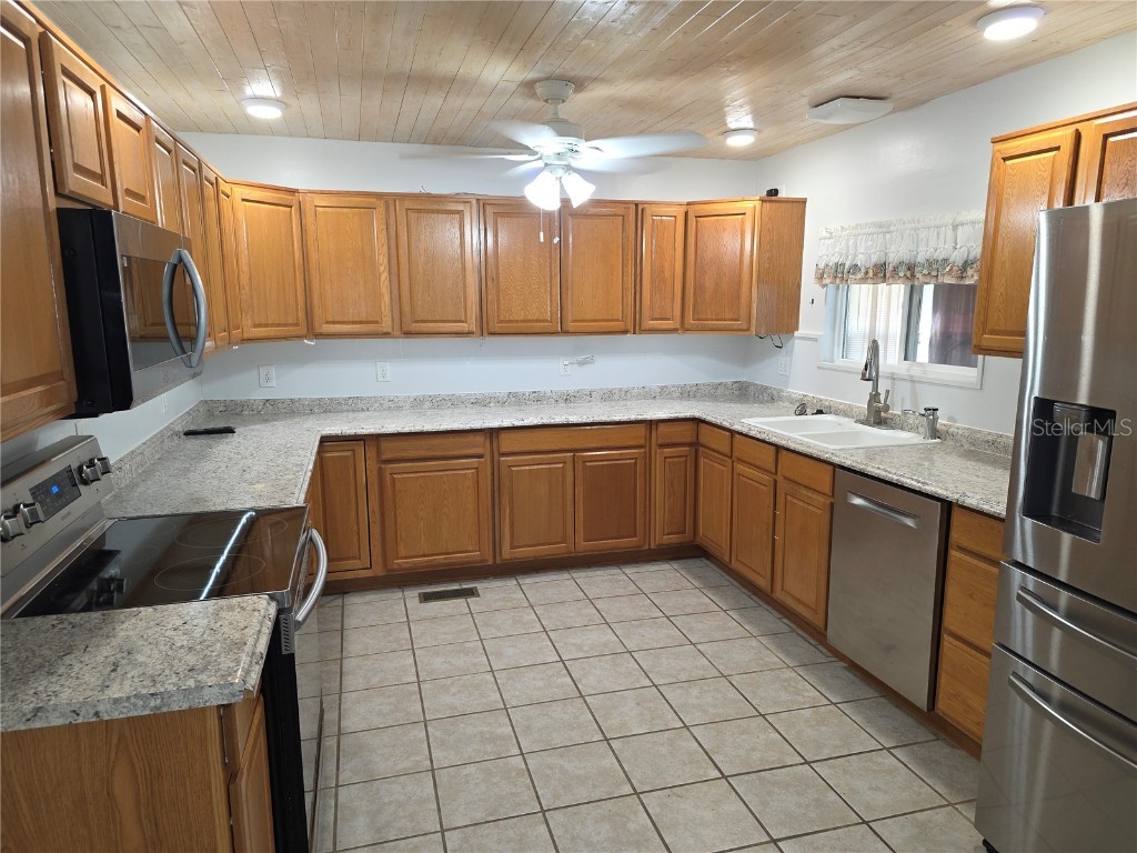 8071 Highpoint Boulevard Brooksville FL 34613 W7880840 image4