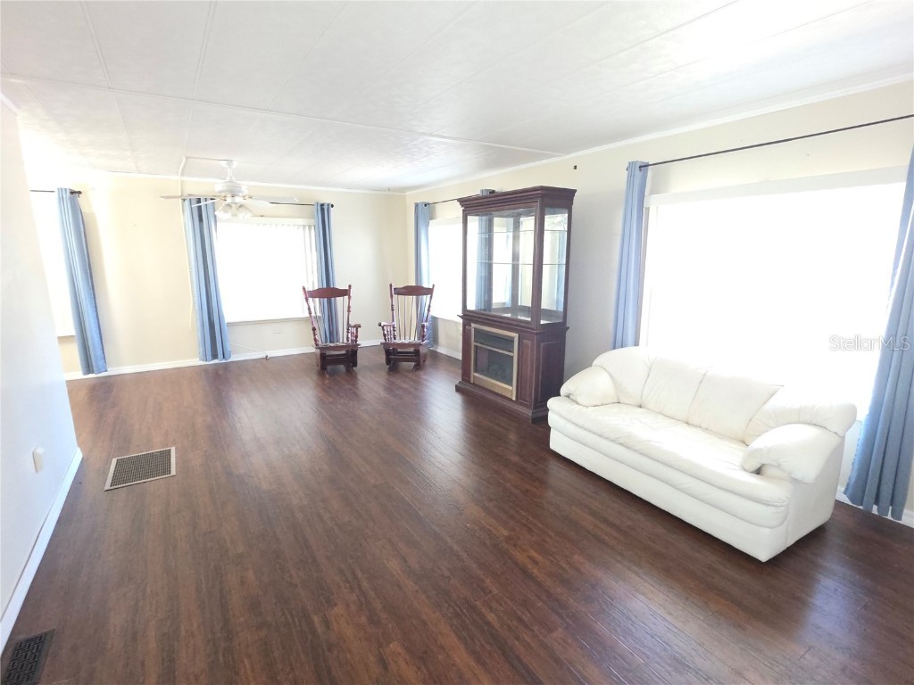 8071 Highpoint Boulevard Brooksville FL 34613 W7880840 image8