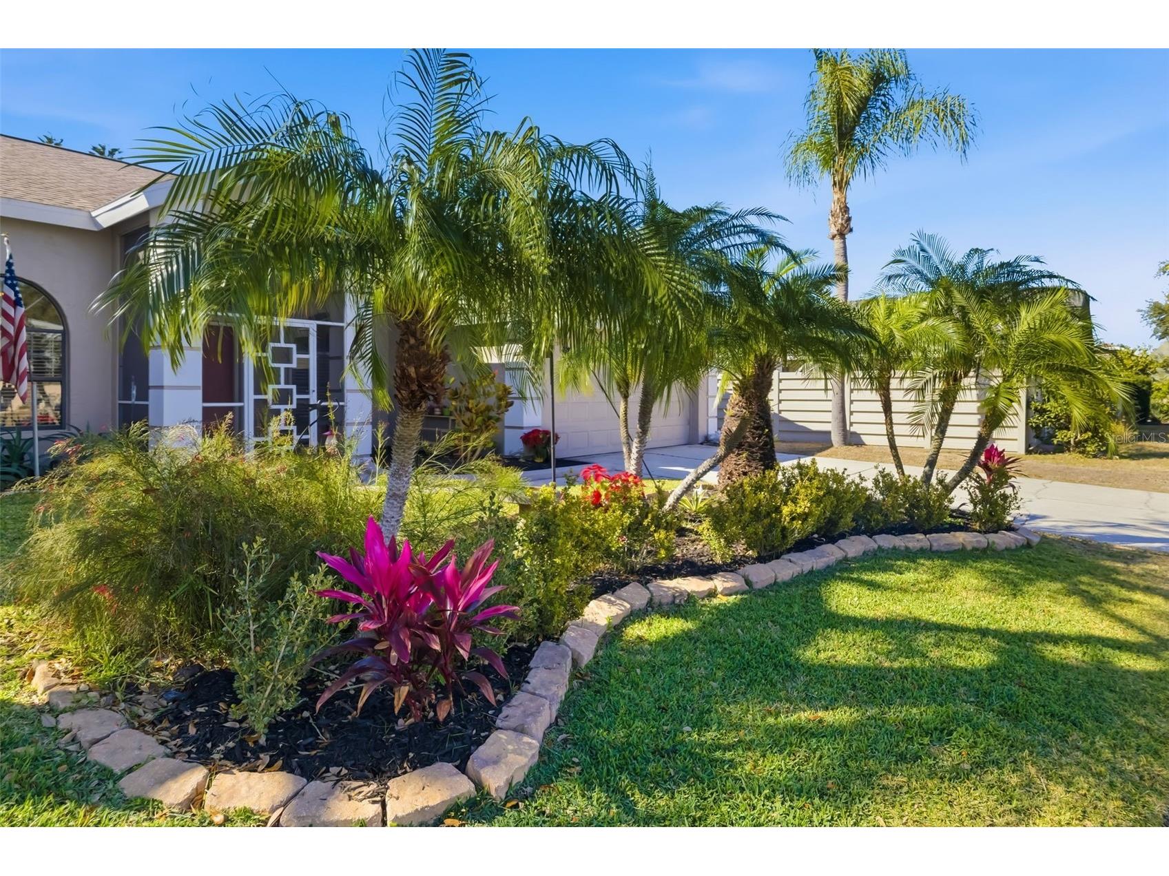 8072 Glenbrooke Lane Sarasota FL 34243 A4681070 image1