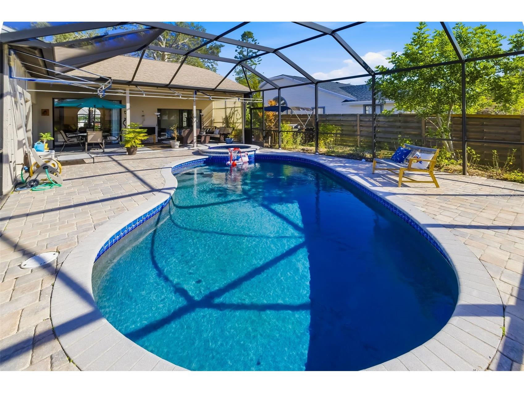 8072 Glenbrooke Lane Sarasota FL 34243 A4681070 image11