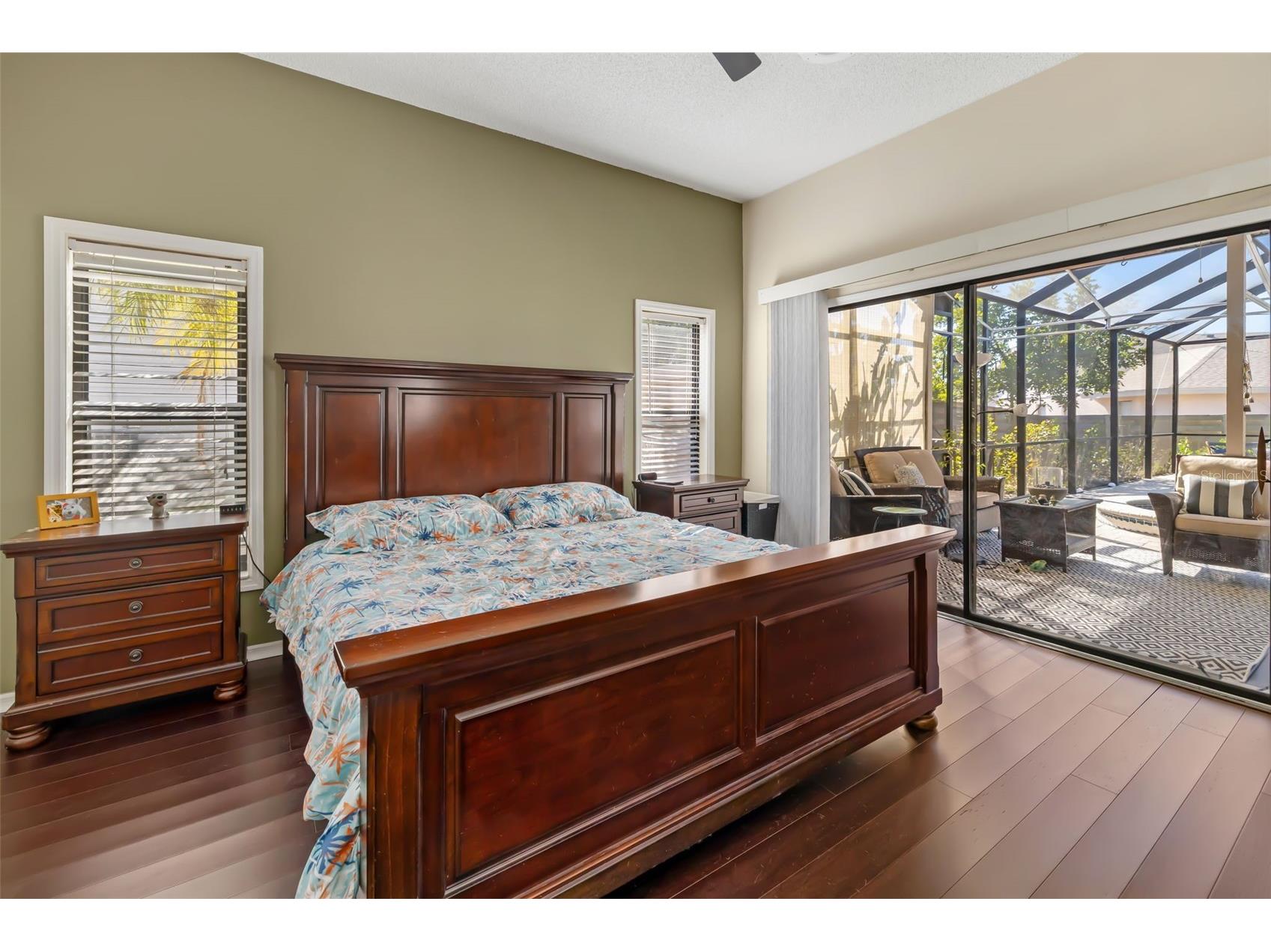 8072 Glenbrooke Lane Sarasota FL 34243 A4681070 image25