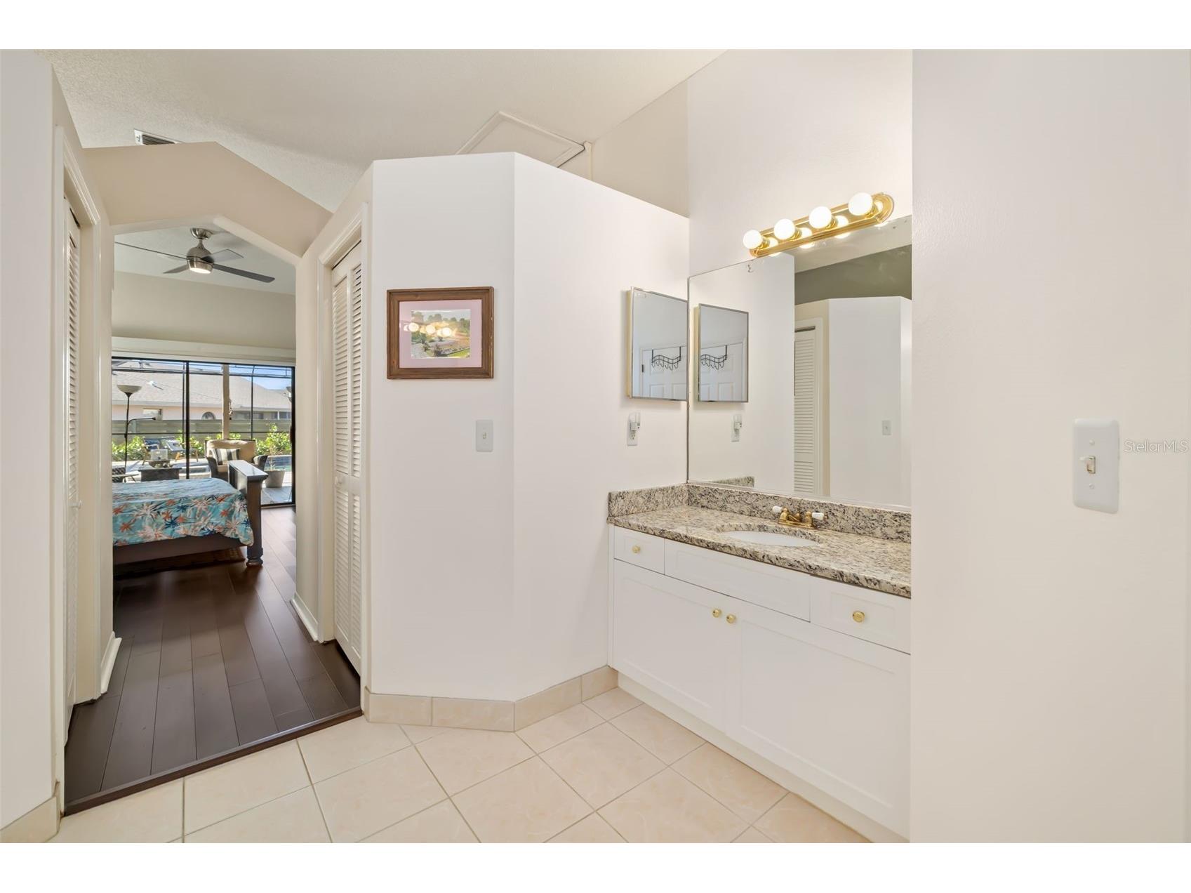 8072 Glenbrooke Lane Sarasota FL 34243 A4681070 image29