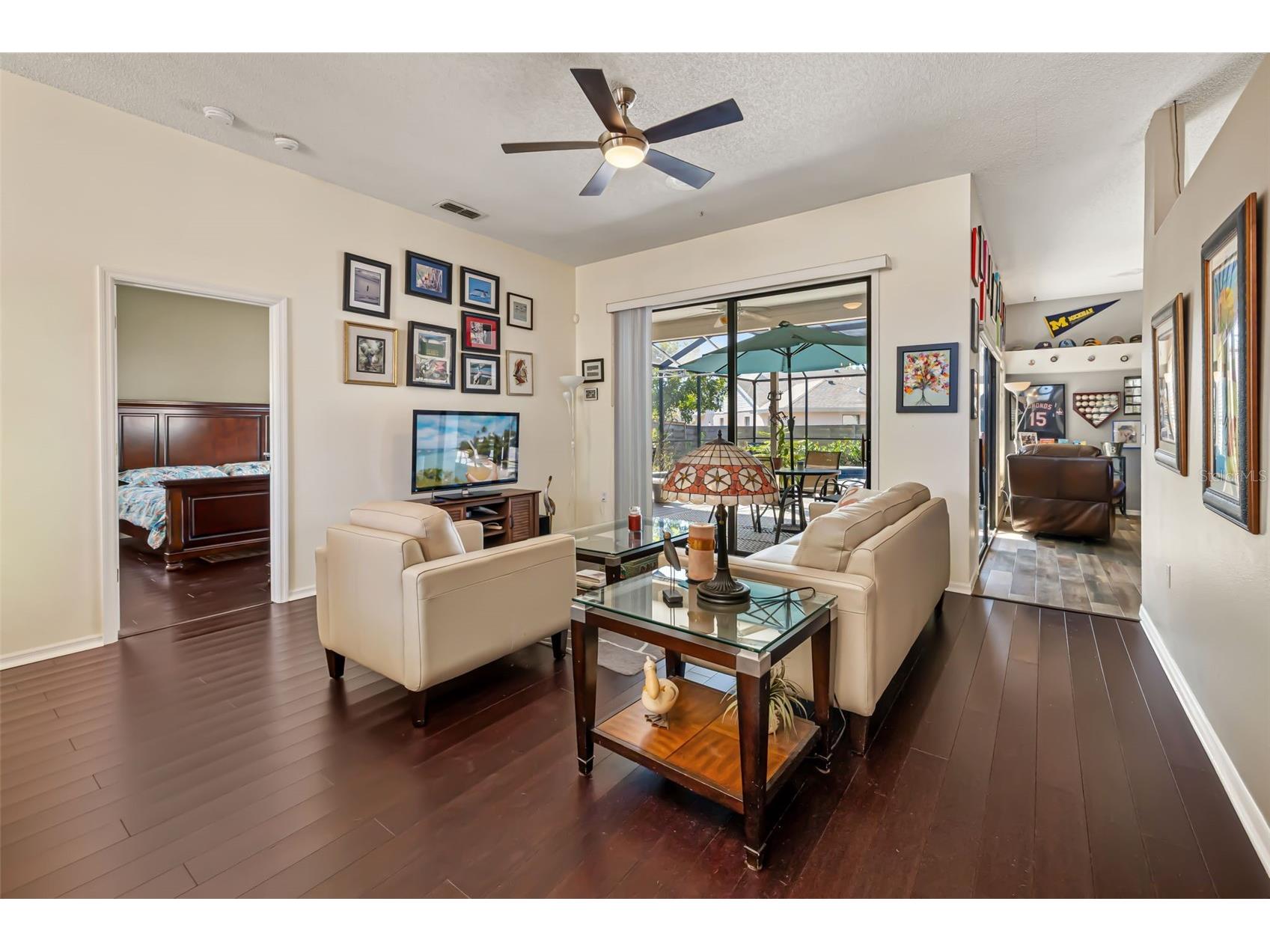 8072 Glenbrooke Lane Sarasota FL 34243 A4681070 image4