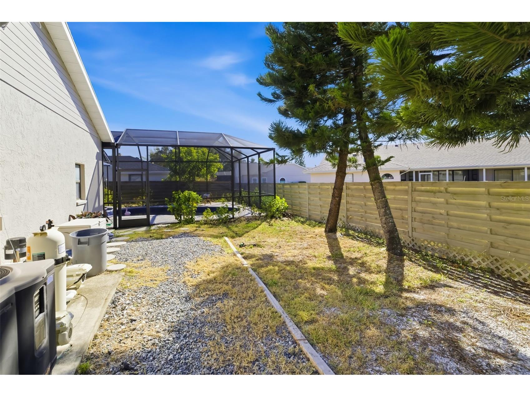 8072 Glenbrooke Lane Sarasota FL 34243 A4681070 image48