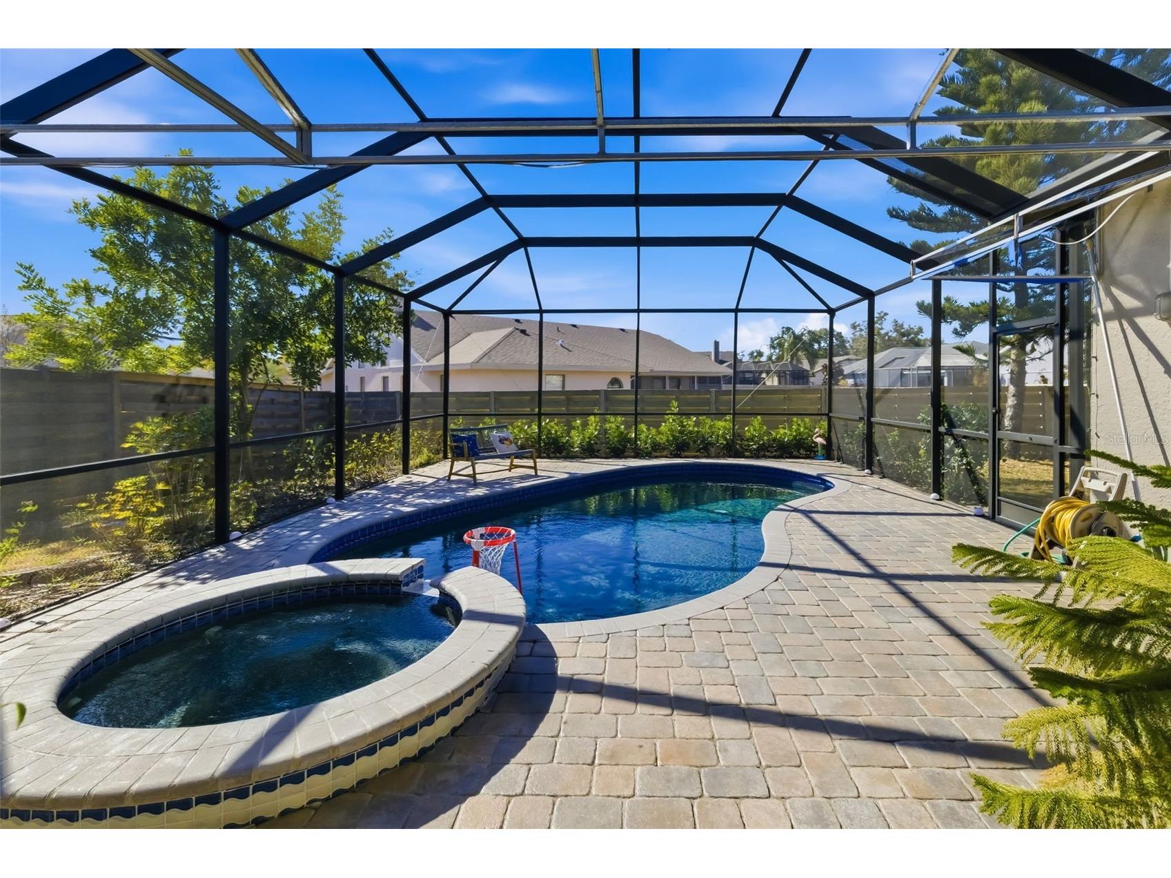 8072 Glenbrooke Lane Sarasota FL 34243 A4681070 image7