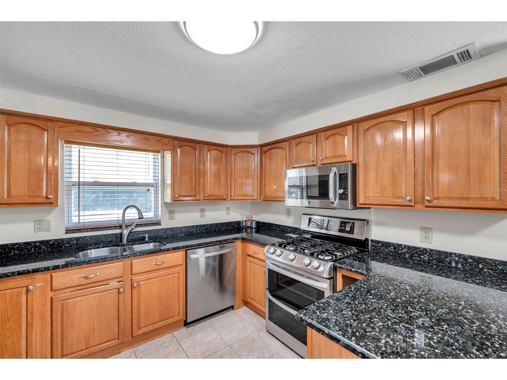 8074 37th Avenue N Saint Petersburg FL 33710 TB8493659 image10