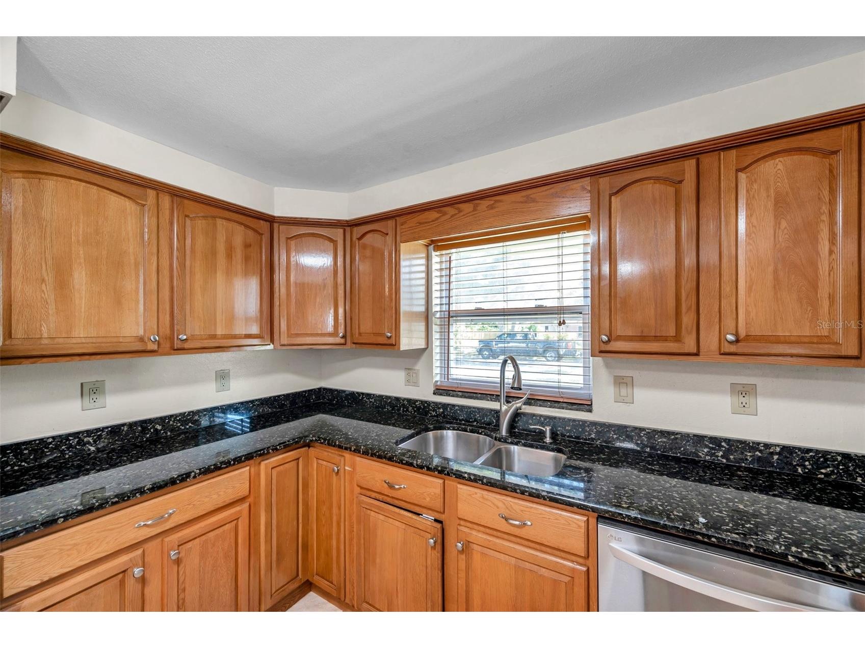 8074 37th Avenue N Saint Petersburg FL 33710 TB8493659 image11