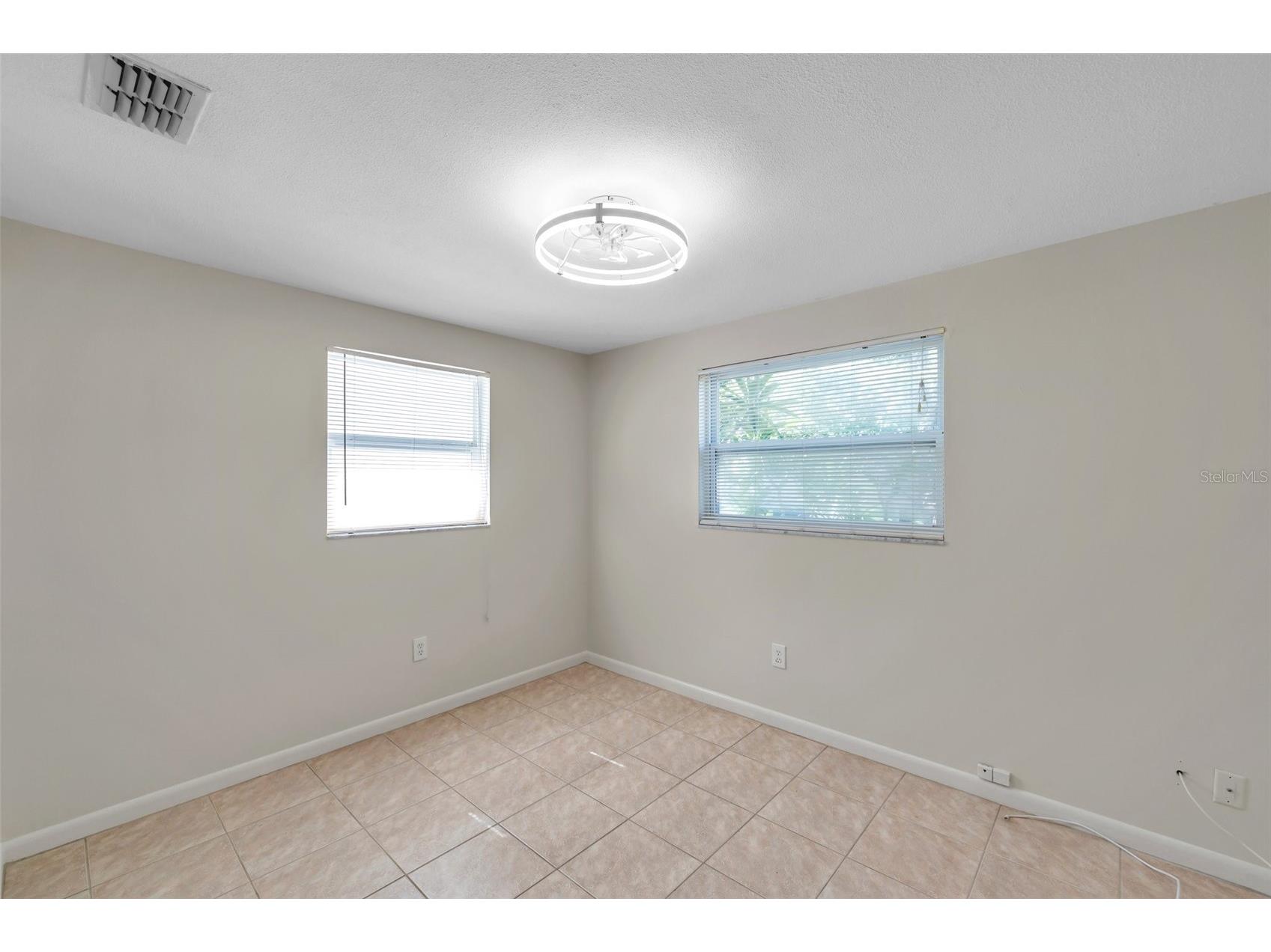8074 37th Avenue N Saint Petersburg FL 33710 TB8493659 image17