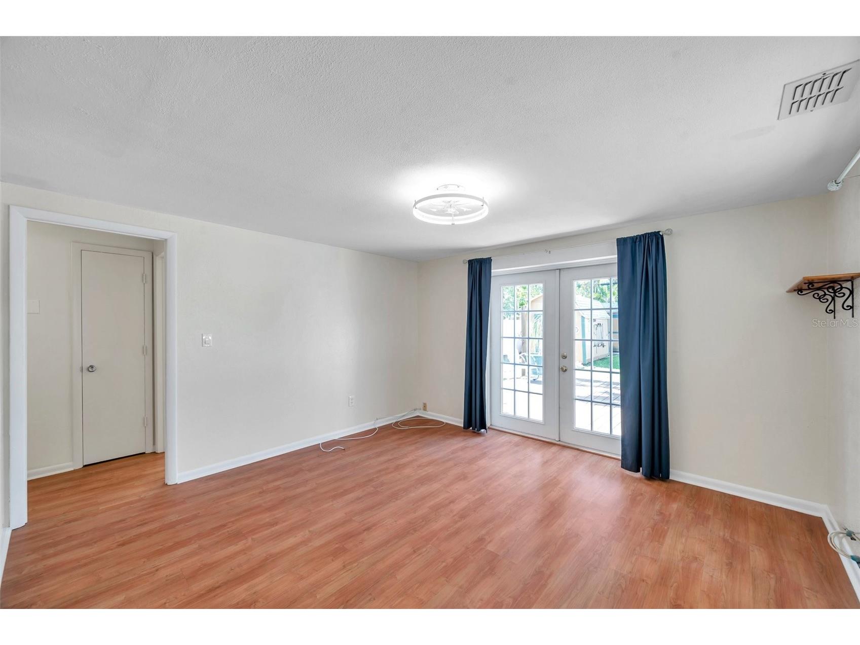 8074 37th Avenue N Saint Petersburg FL 33710 TB8493659 image22