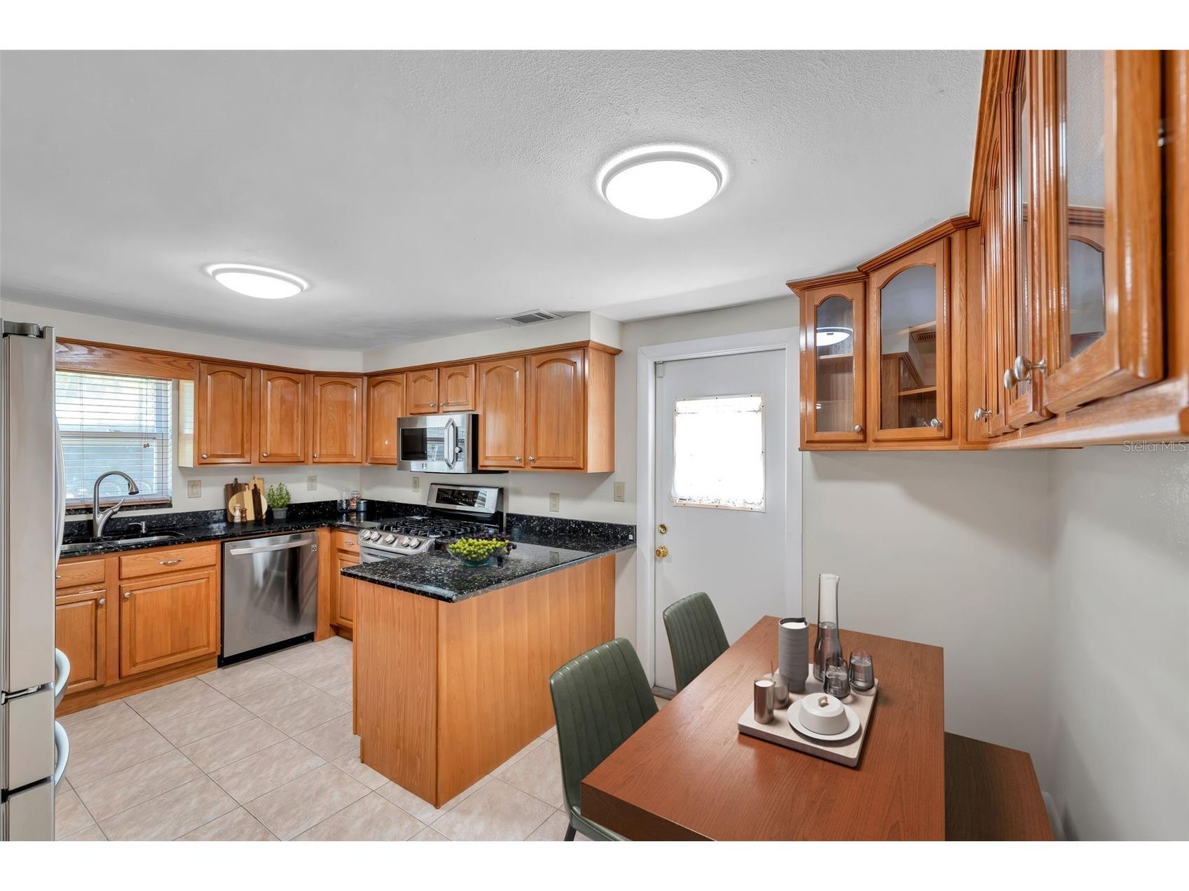 8074 37th Avenue N Saint Petersburg FL 33710 TB8493659 image8
