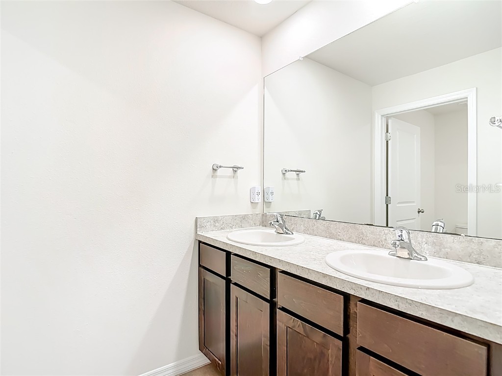 8075 Broad Pointe Drive Zephyrhills FL 33540 TB8440523 image63