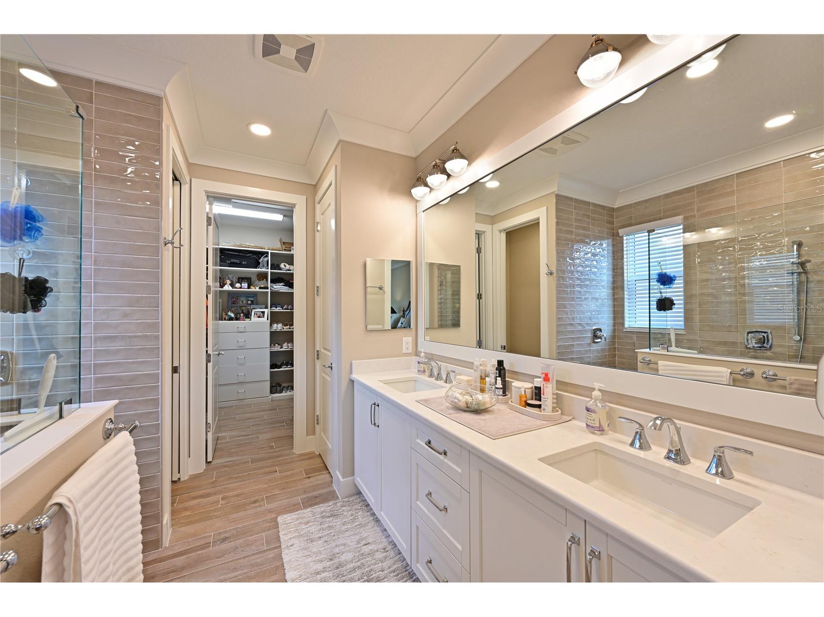 8075 Slipway Drive Sarasota FL 34240 A4679530 image18