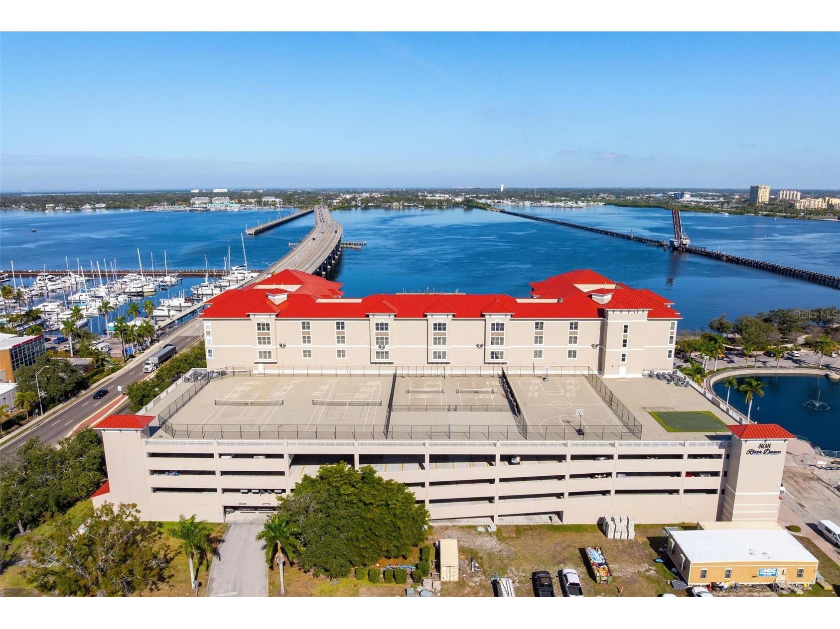808 3rd Avenue W #402 Bradenton FL 34205 - MANATEE RIVER A4677102 image1