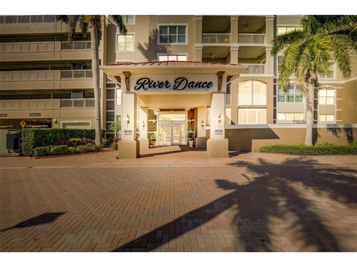 808 3rd Avenue W #704 Bradenton FL 34205 - MANATEE RIVER A4599320 image1