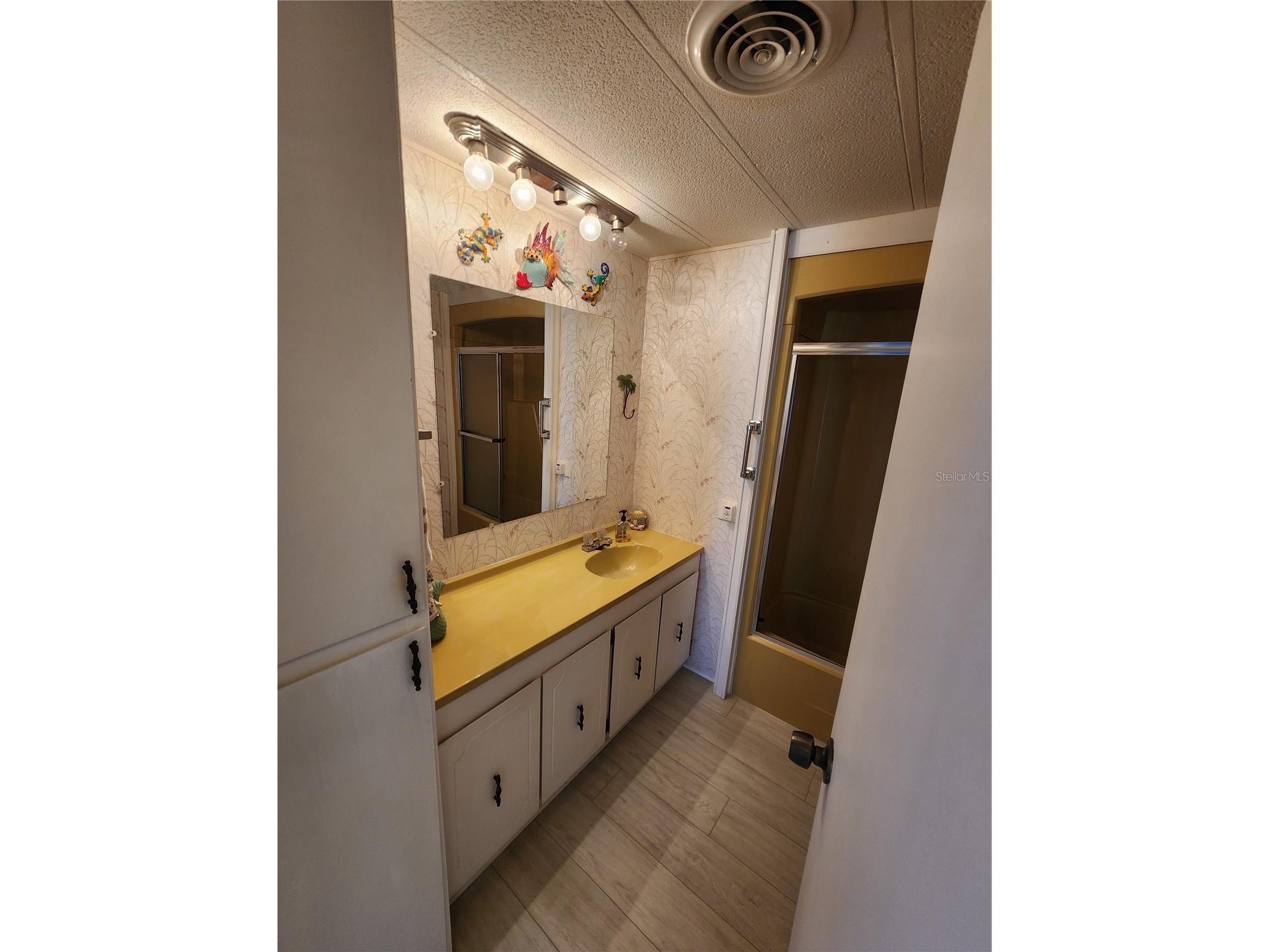 808 53rd Avenue E #9 Bradenton FL 34203 A4681130 image18