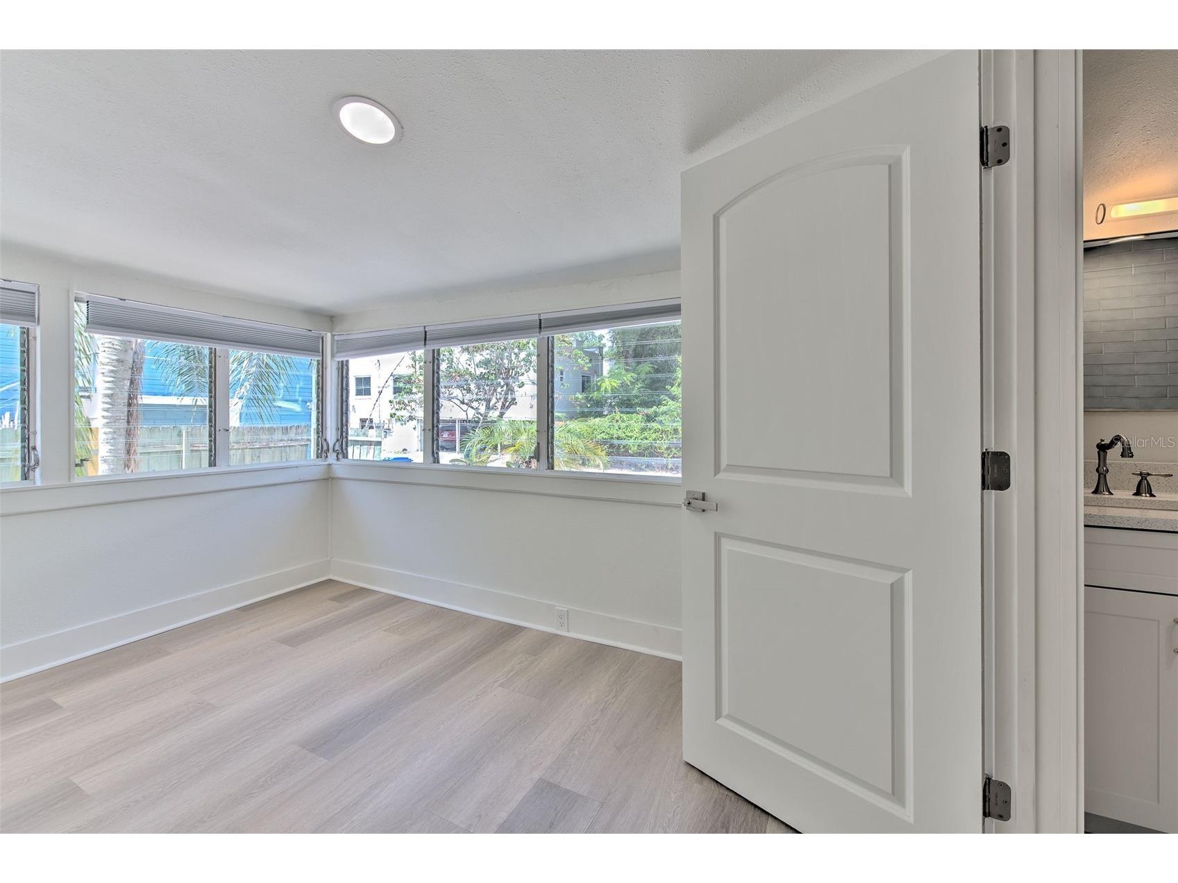 808 7th Street N Saint Petersburg FL 33701 TB8513112 image25