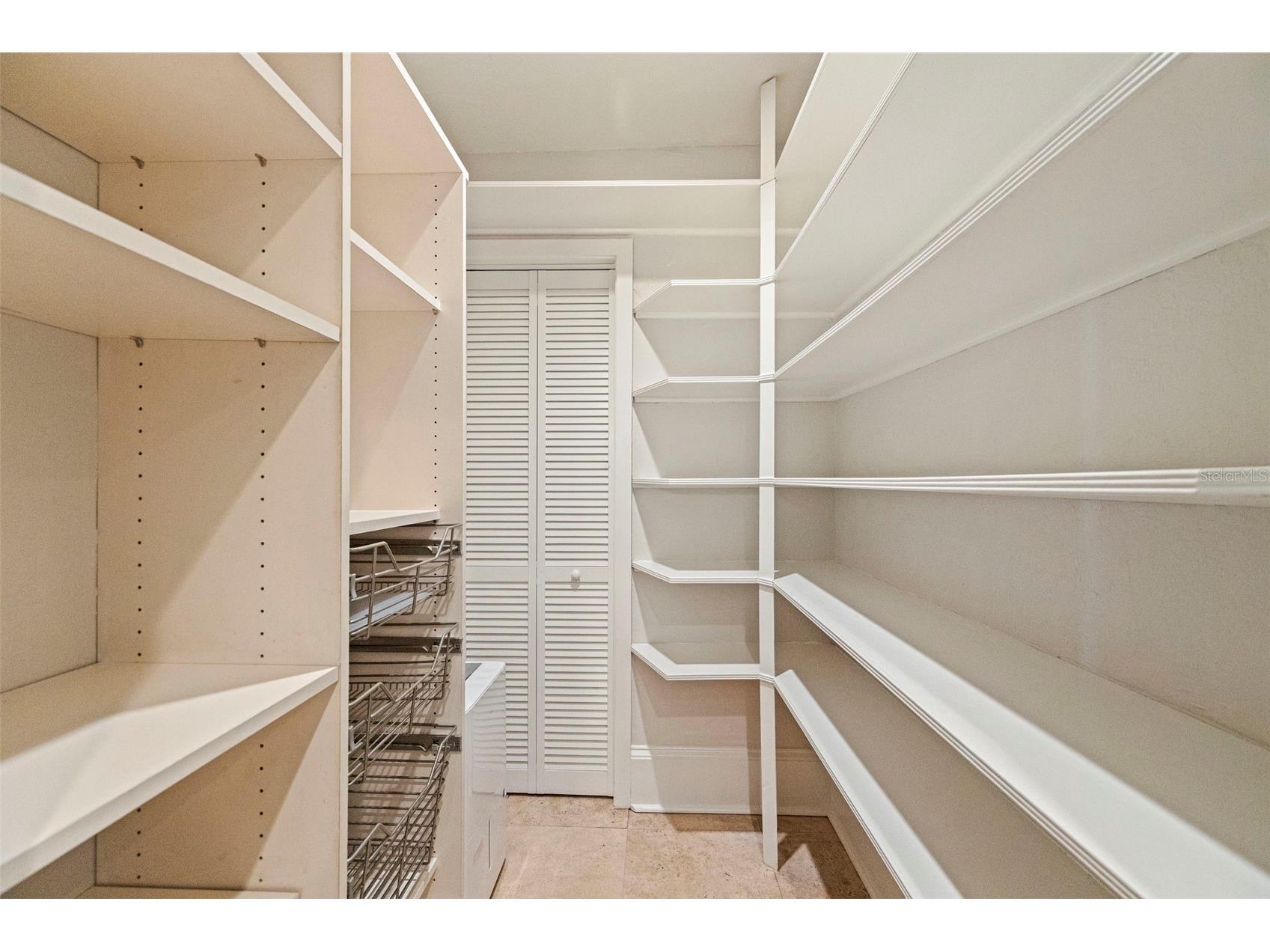 808 Brightwaters Boulevard NE Saint Petersburg FL 33704 TB8452744 image15