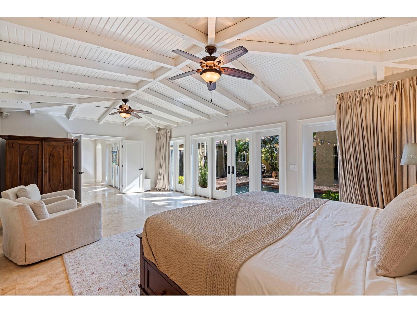 808 Brightwaters Boulevard NE Saint Petersburg FL 33704 TB8452744 image19