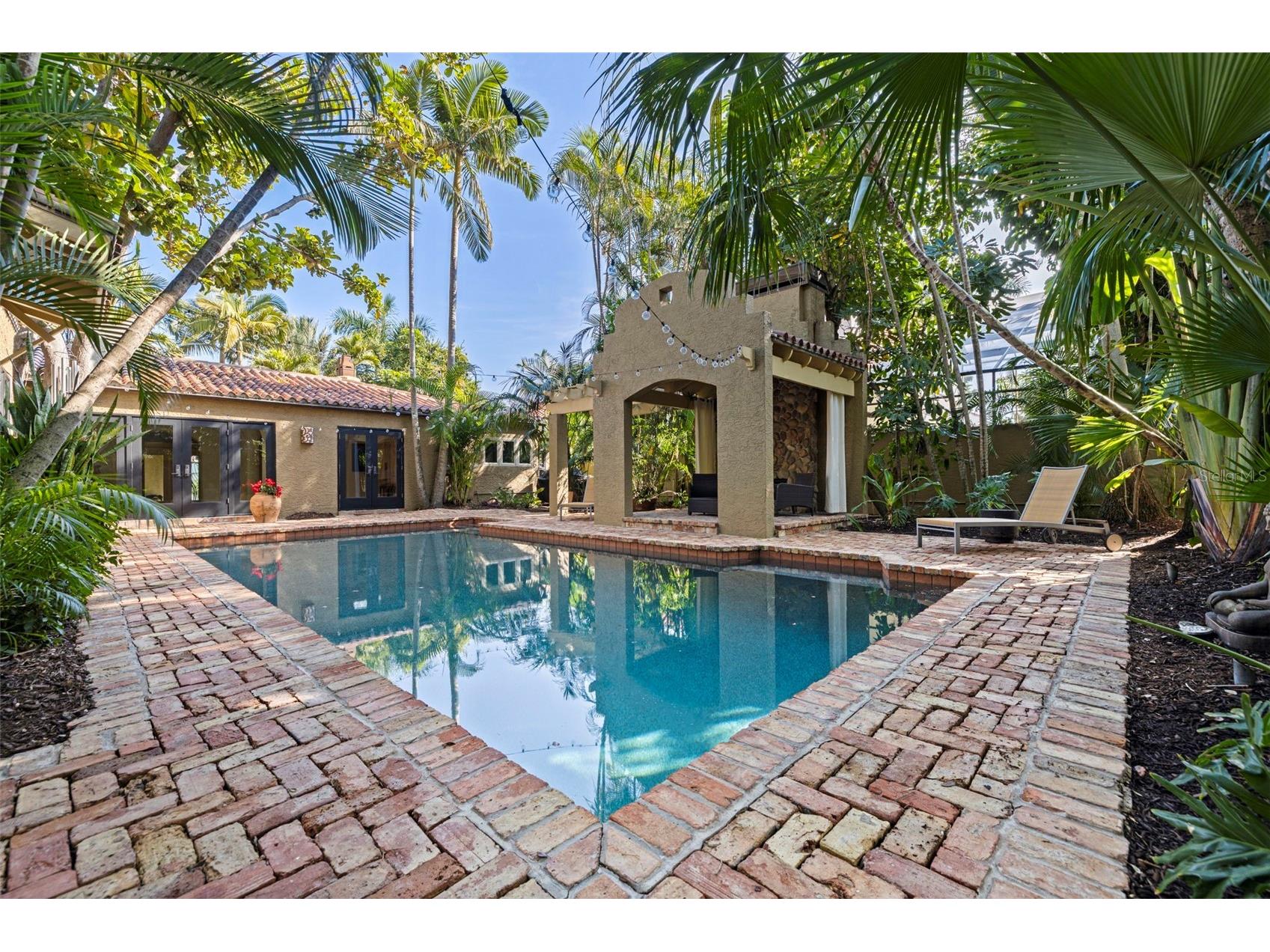 808 Brightwaters Boulevard NE Saint Petersburg FL 33704 TB8452744 image23