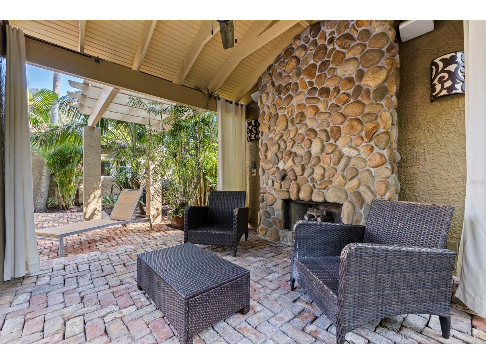 808 Brightwaters Boulevard NE Saint Petersburg FL 33704 TB8452744 image25