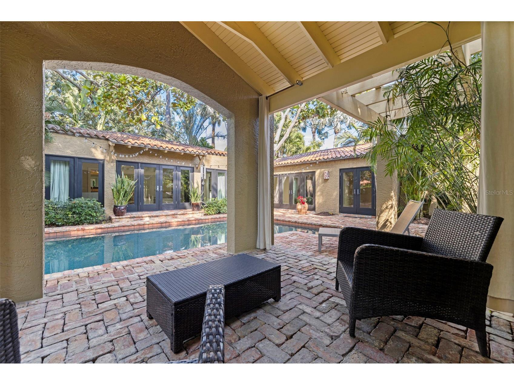 808 Brightwaters Boulevard NE Saint Petersburg FL 33704 TB8452744 image26