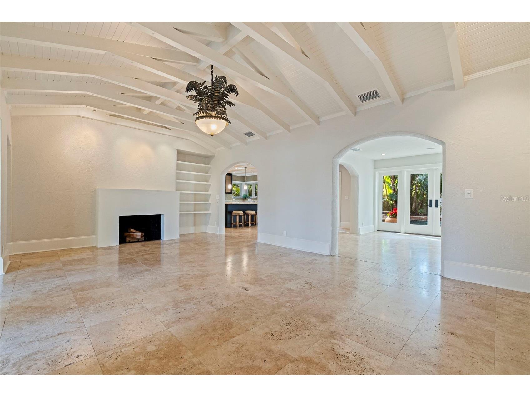 808 Brightwaters Boulevard NE Saint Petersburg FL 33704 TB8452744 image3